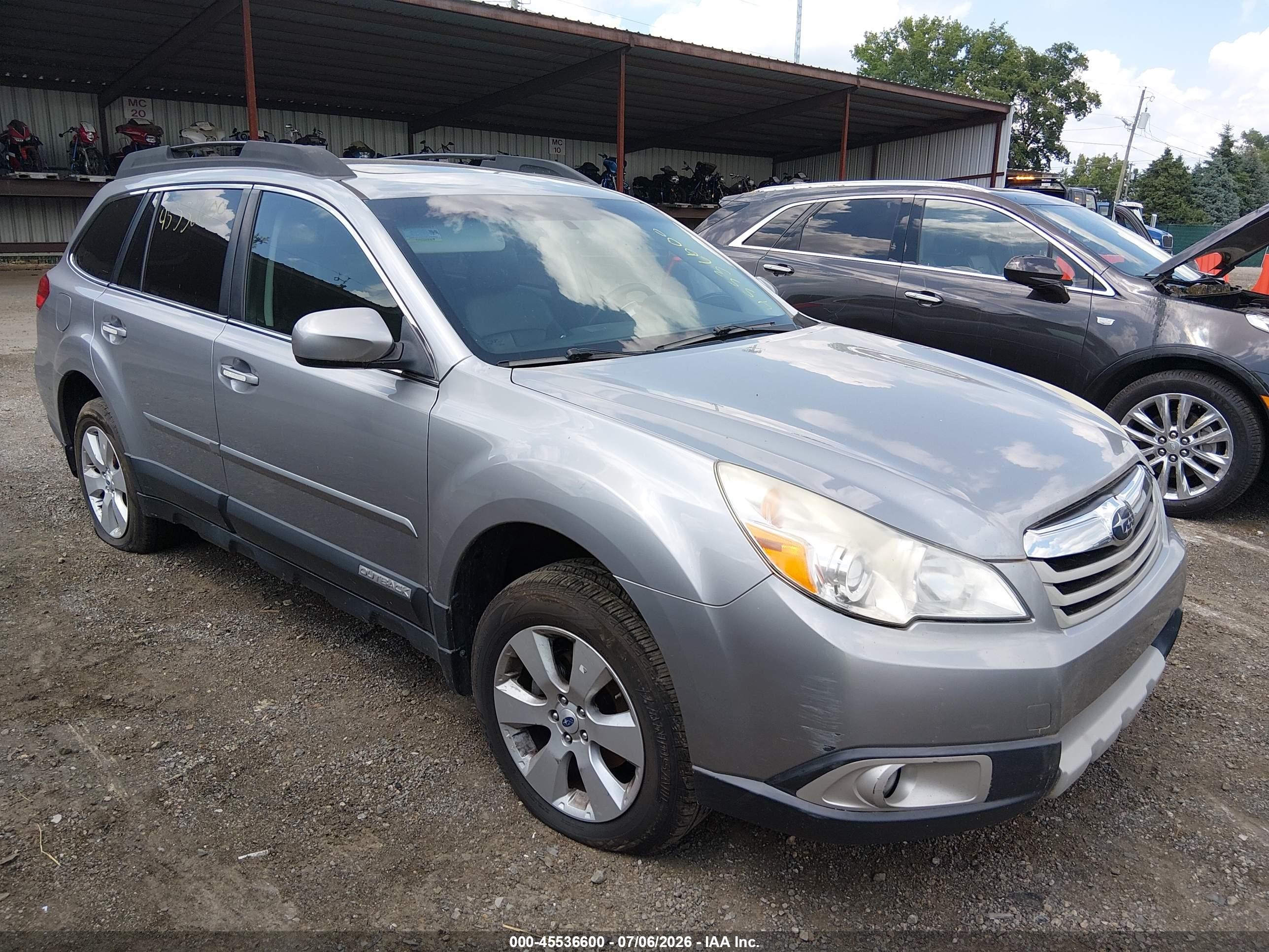 2011 Subaru Outback 2.5i Limited Silver vin: 4S4BRBKC0B3427841