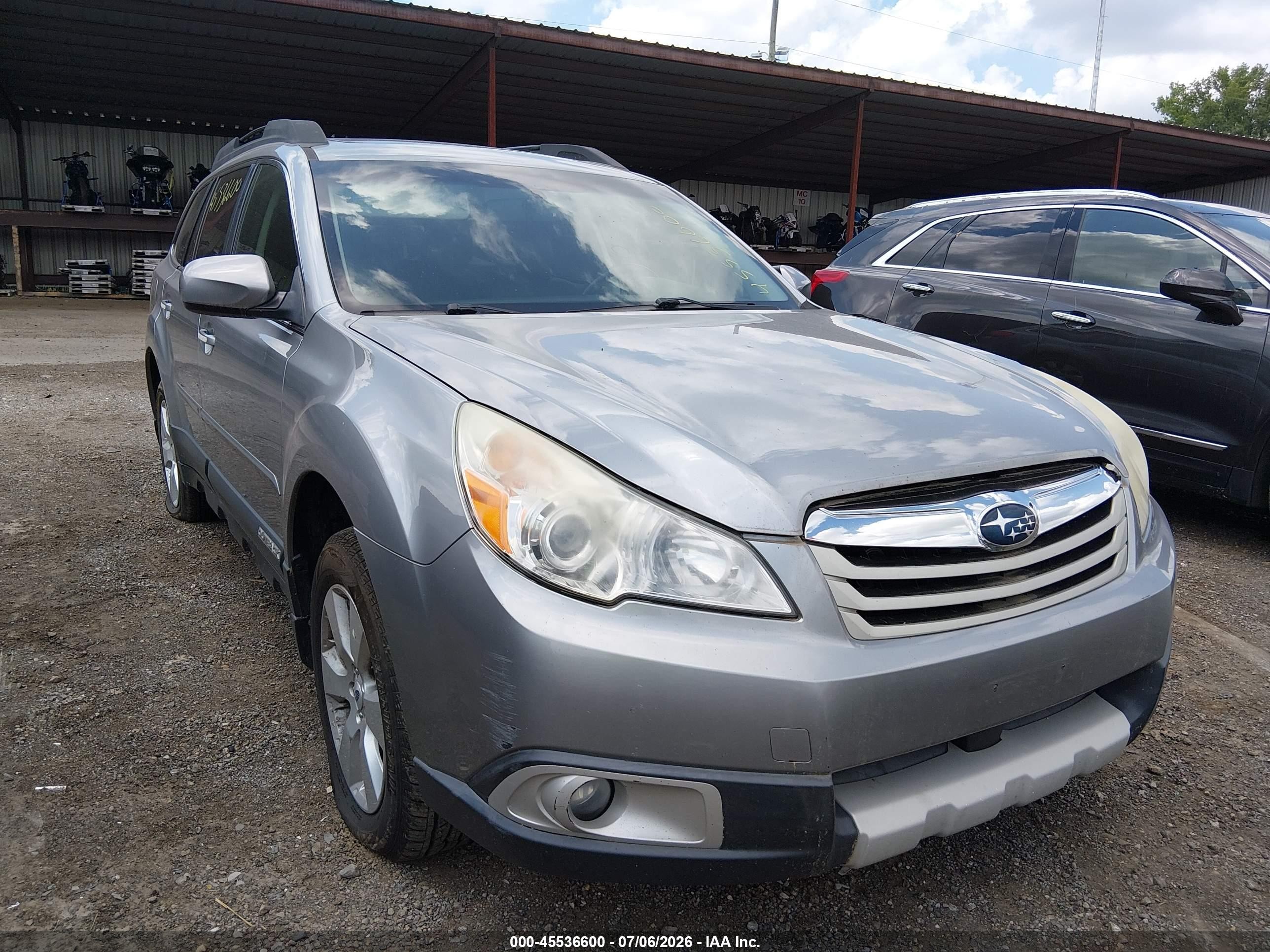 2011 Subaru Outback 2.5i Limited Silver vin: 4S4BRBKC0B3427841