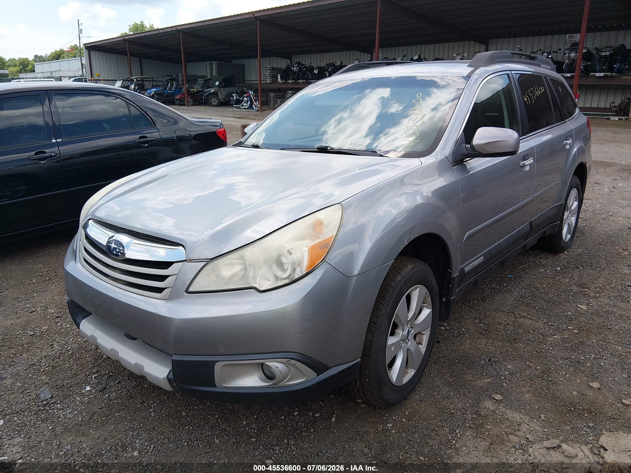 2011 Subaru Outback 2.5i Limited Silver vin: 4S4BRBKC0B3427841