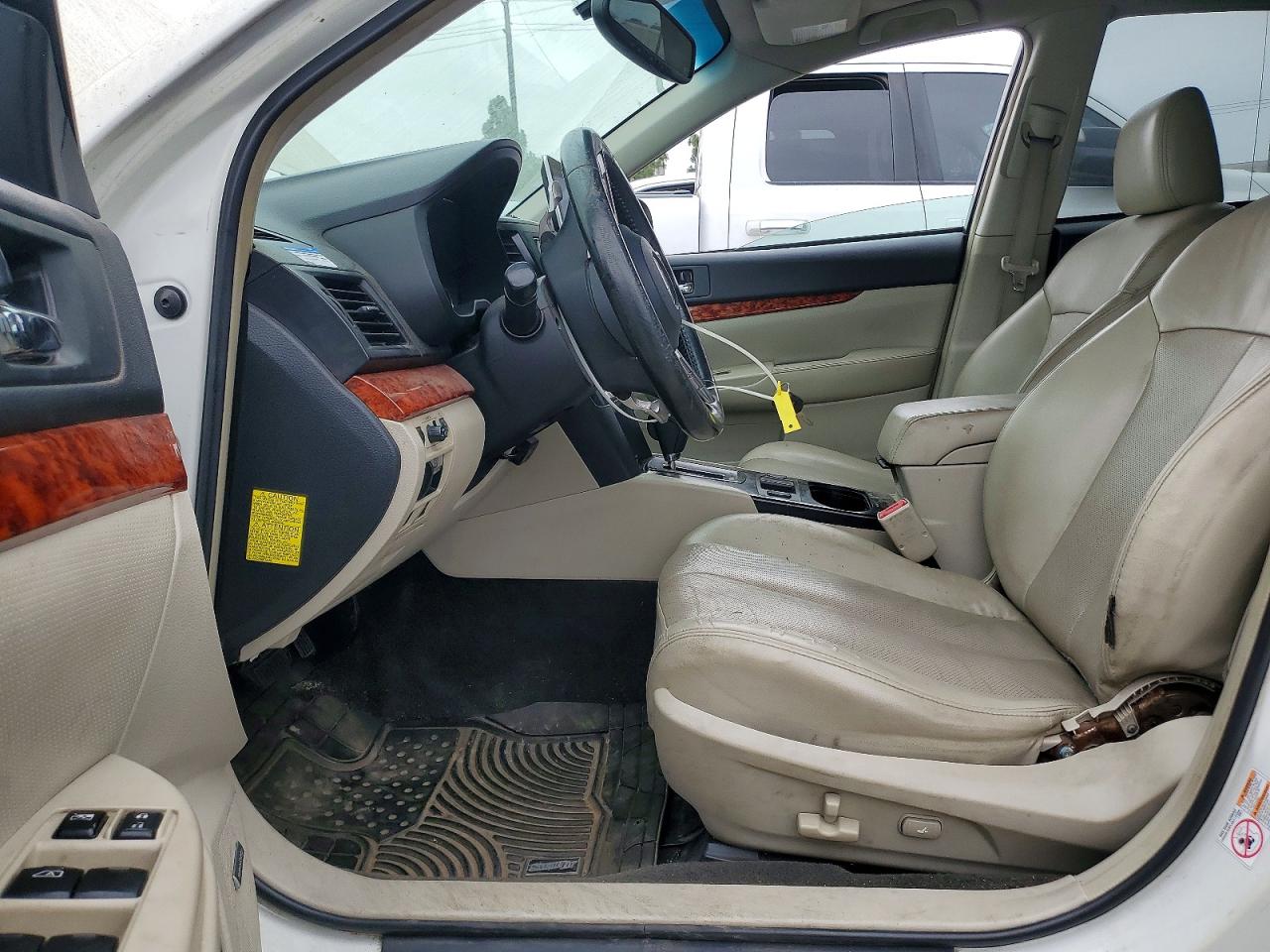 2011 Subaru Outback 2.5i Limited White vin: 4S4BRBKC0B3444431