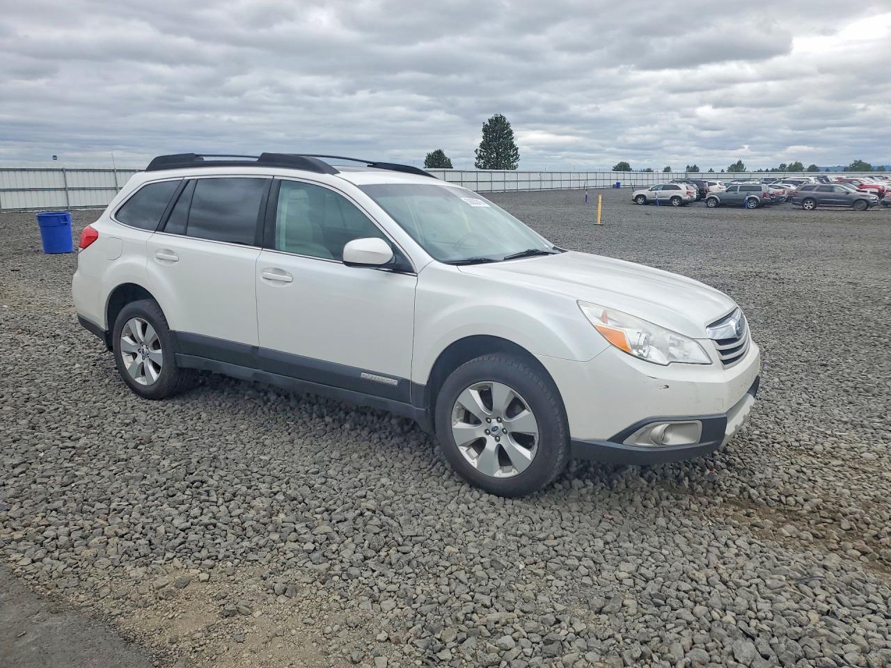 2012 Subaru Outback 2.5i Limited White vin: 4S4BRBKC0C3201798