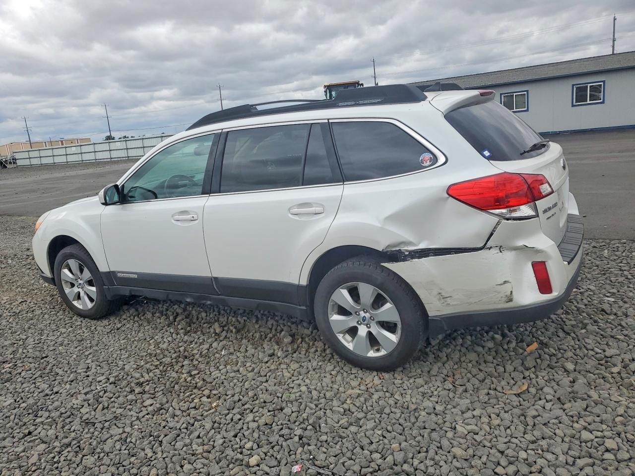 2012 Subaru Outback 2.5i Limited White vin: 4S4BRBKC0C3201798