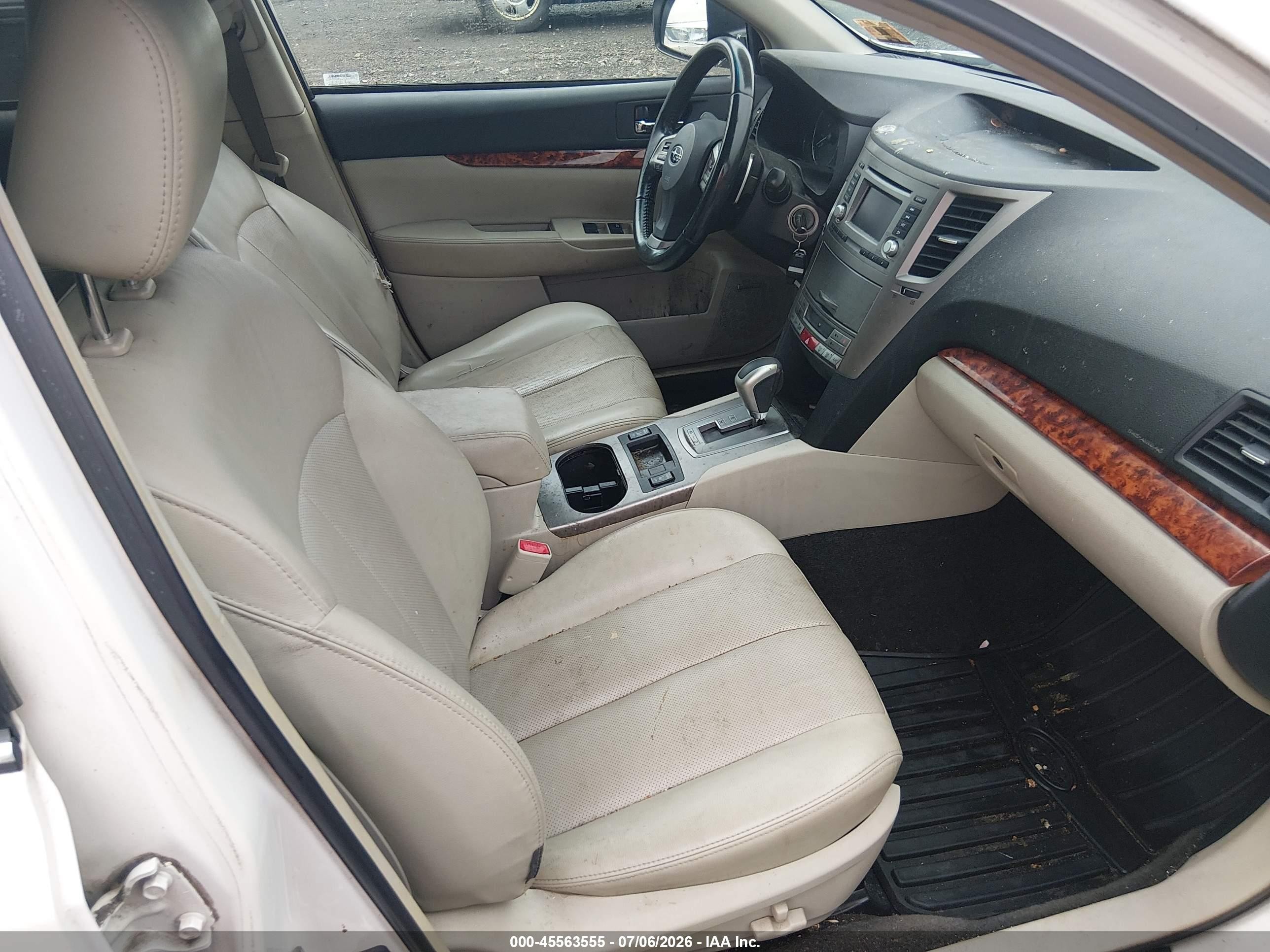 2012 Subaru Outback 2.5i Limited Белый vin: 4S4BRBKC0C3214048