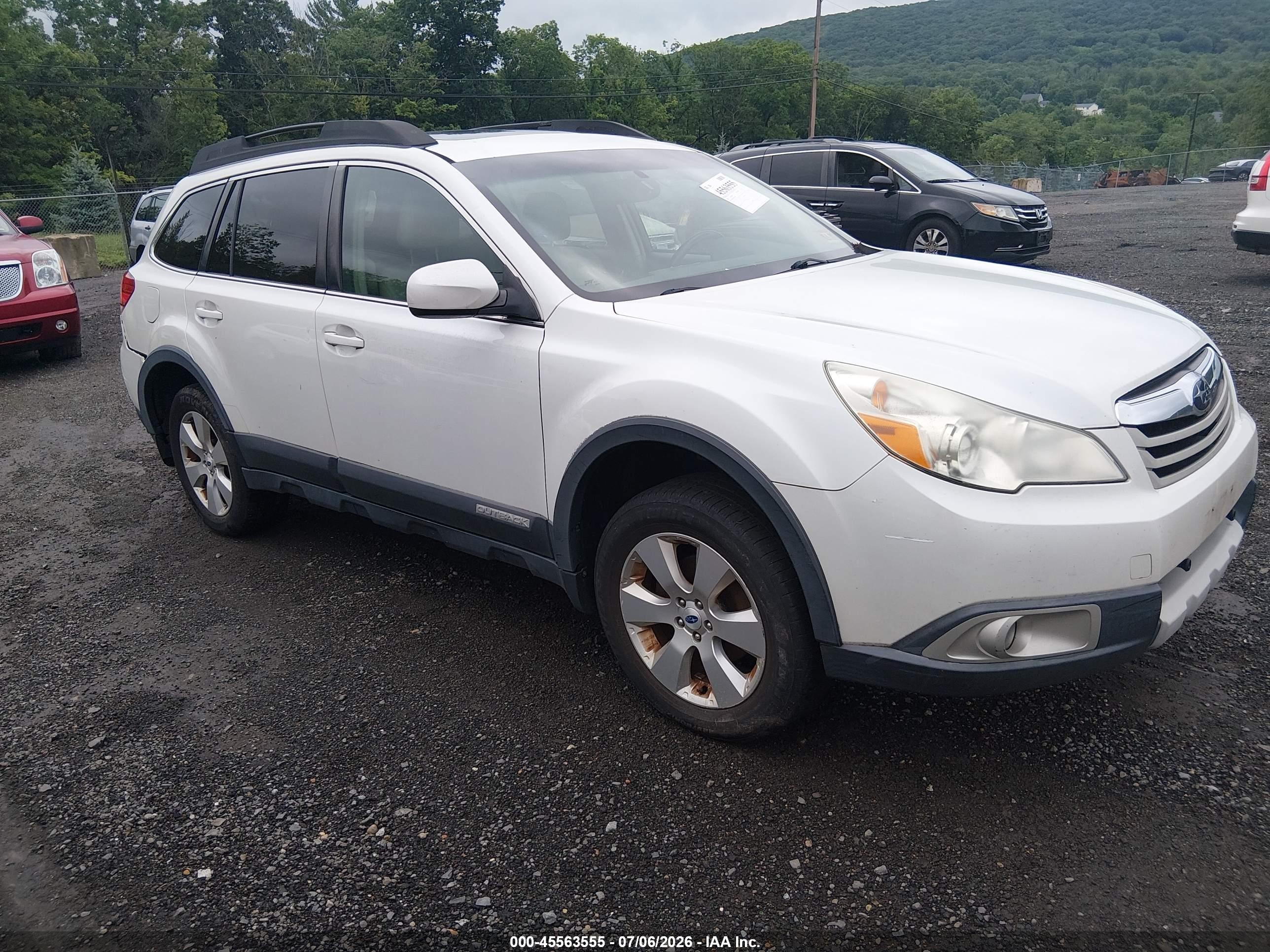 2012 Subaru Outback 2.5i Limited White vin: 4S4BRBKC0C3214048