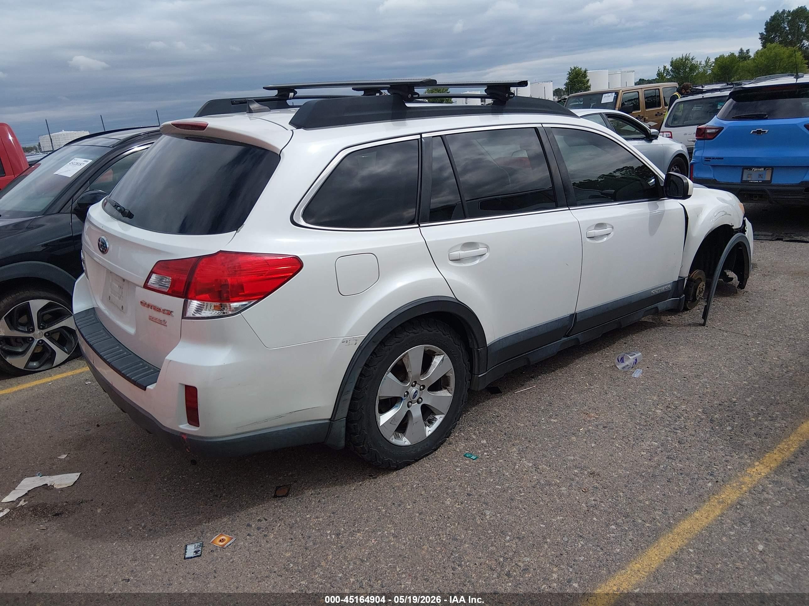2012 Subaru Outback 2.5i Limited White vin: 4S4BRBKC0C3270720