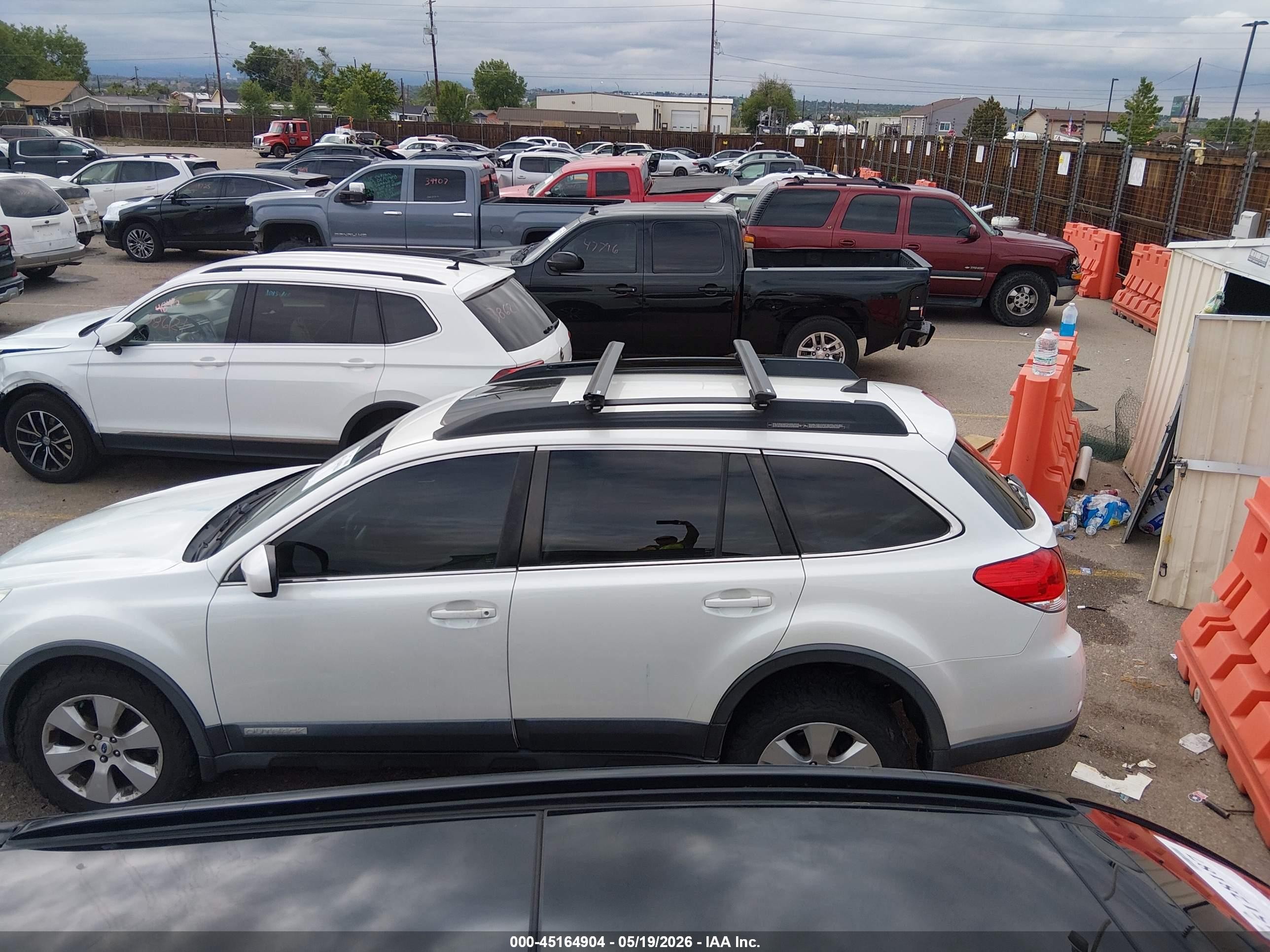 2012 Subaru Outback 2.5i Limited White vin: 4S4BRBKC0C3270720