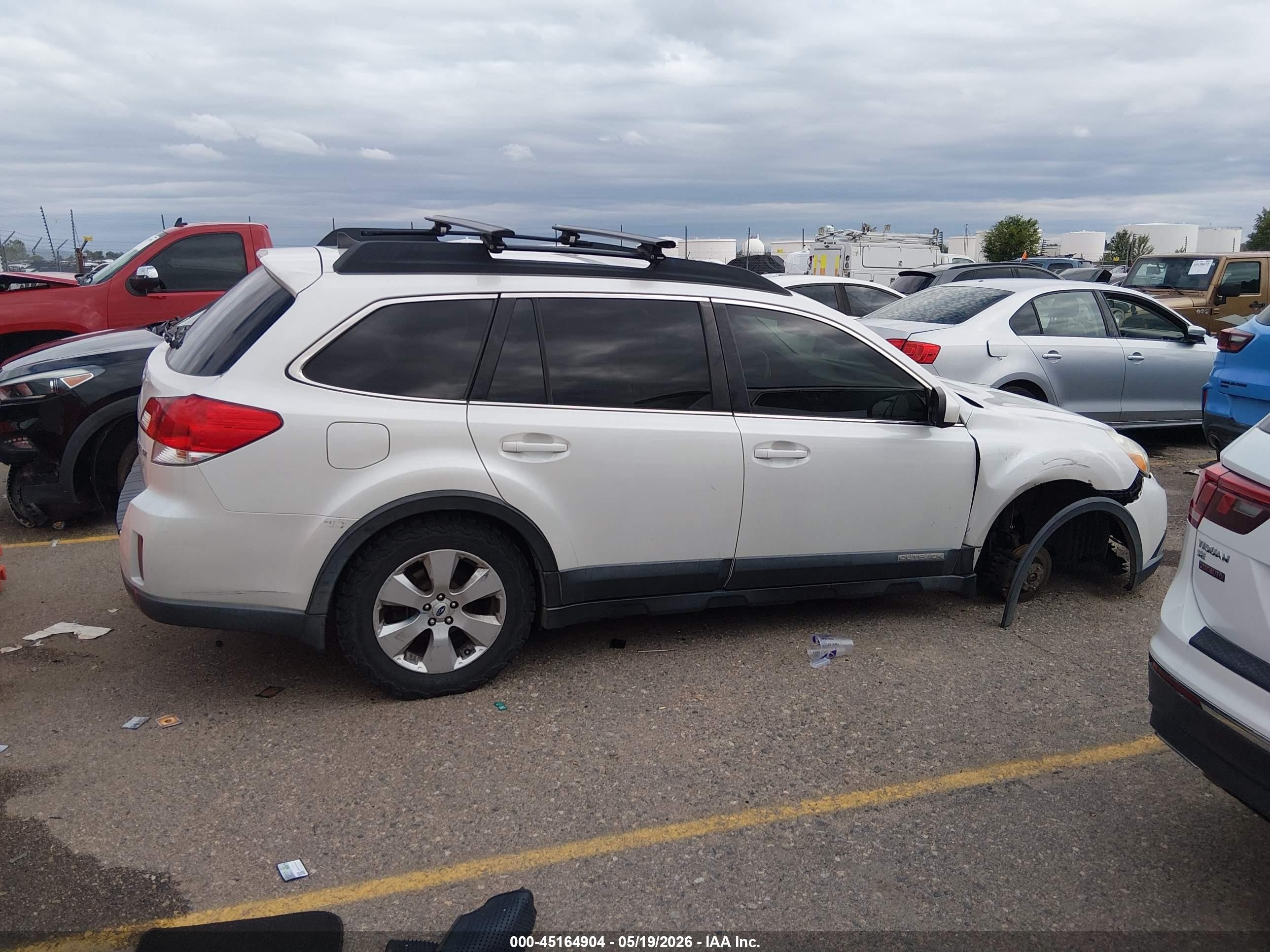 2012 Subaru Outback 2.5i Limited White vin: 4S4BRBKC0C3270720