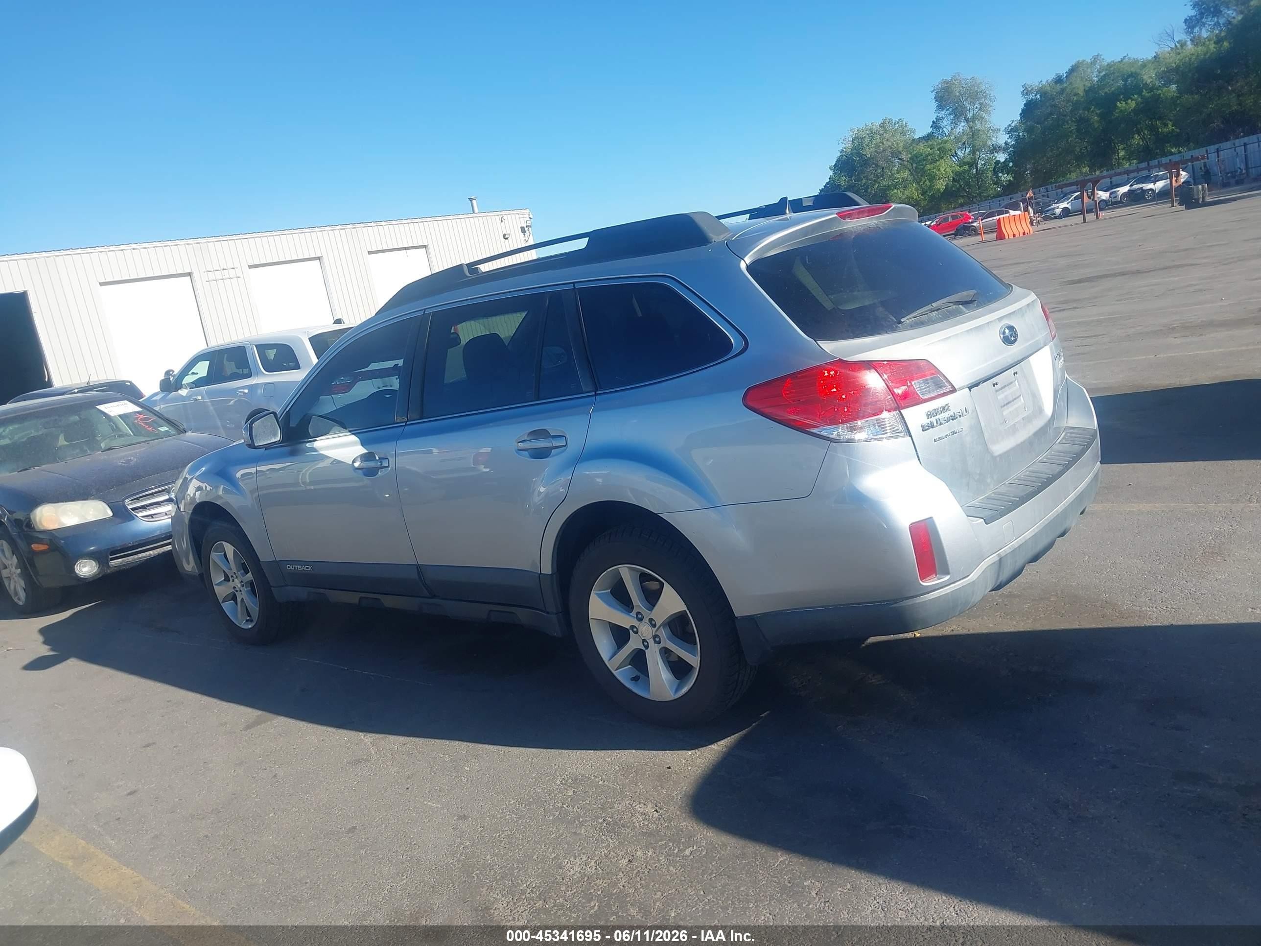 2013 Subaru Outback 2.5i Limited Черный vin: 4S4BRBKC0D3209840
