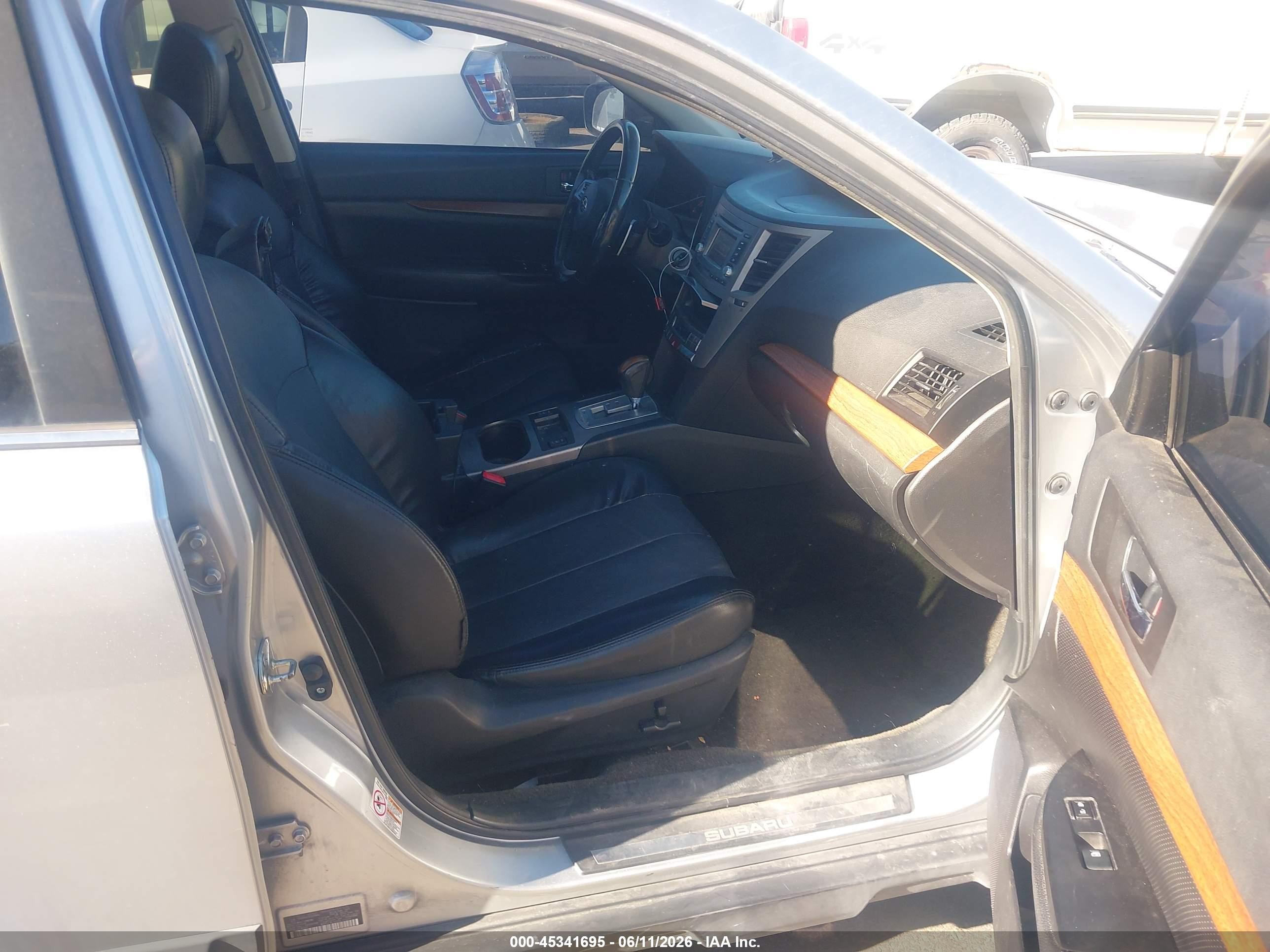 2013 Subaru Outback 2.5i Limited Черный vin: 4S4BRBKC0D3209840