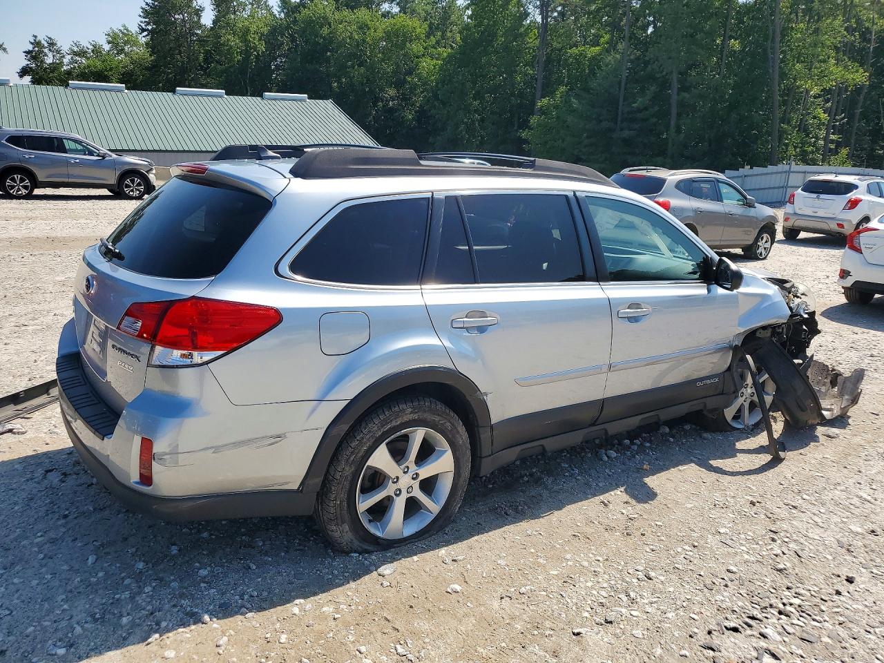 2013 Subaru Outback 2.5i Limited Серебряный vin: 4S4BRBKC0D3213452