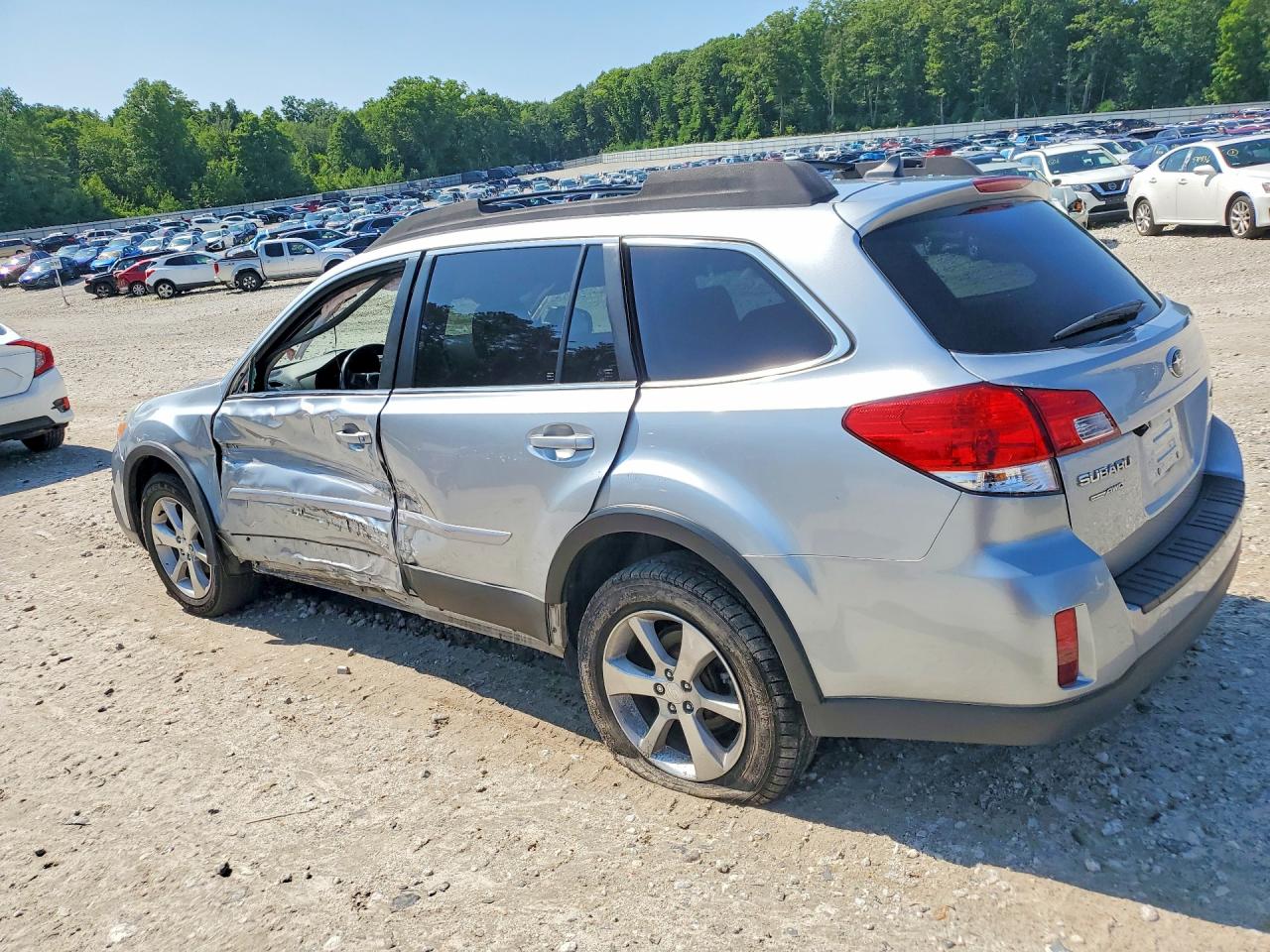 2013 Subaru Outback 2.5i Limited Серебряный vin: 4S4BRBKC0D3213452
