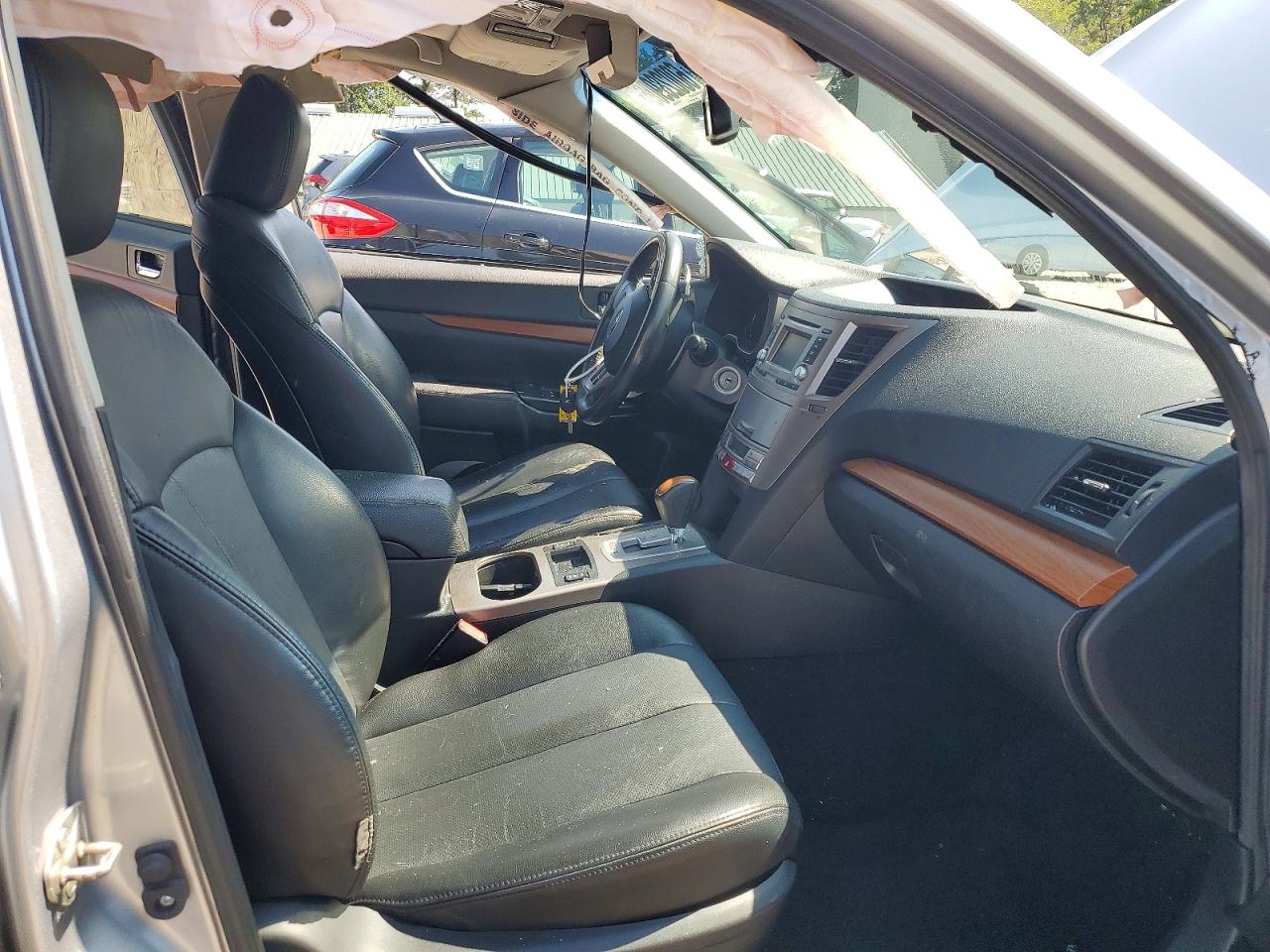 2013 Subaru Outback 2.5i Limited Серебряный vin: 4S4BRBKC0D3213452
