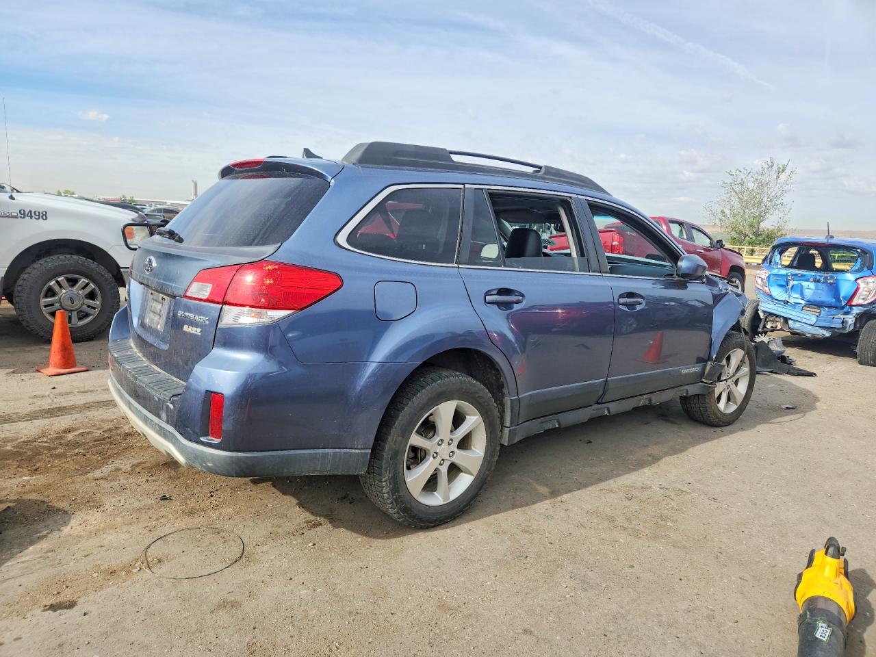 2013 Subaru Outback 2.5i Limited Blue vin: 4S4BRBKC0D3229554