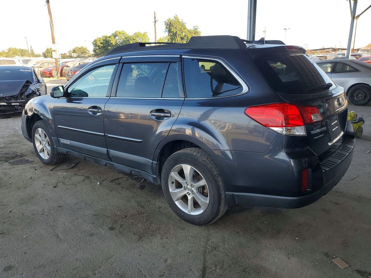 2013 Subaru Outback 2.5i Limited Gray vin: 4S4BRBKC0D3232650