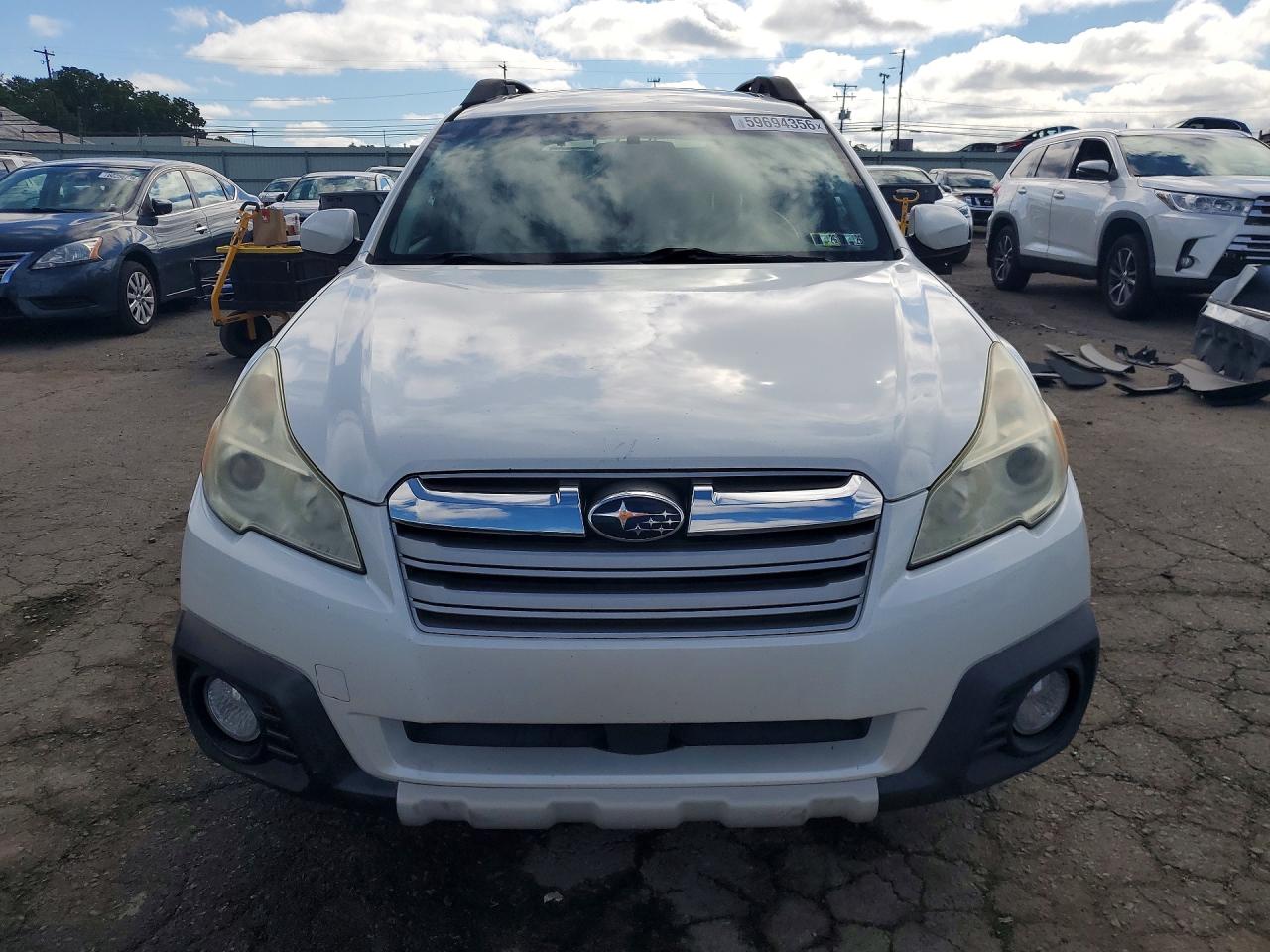 2013 Subaru Outback 2.5i Limited White vin: 4S4BRBKC0D3289723
