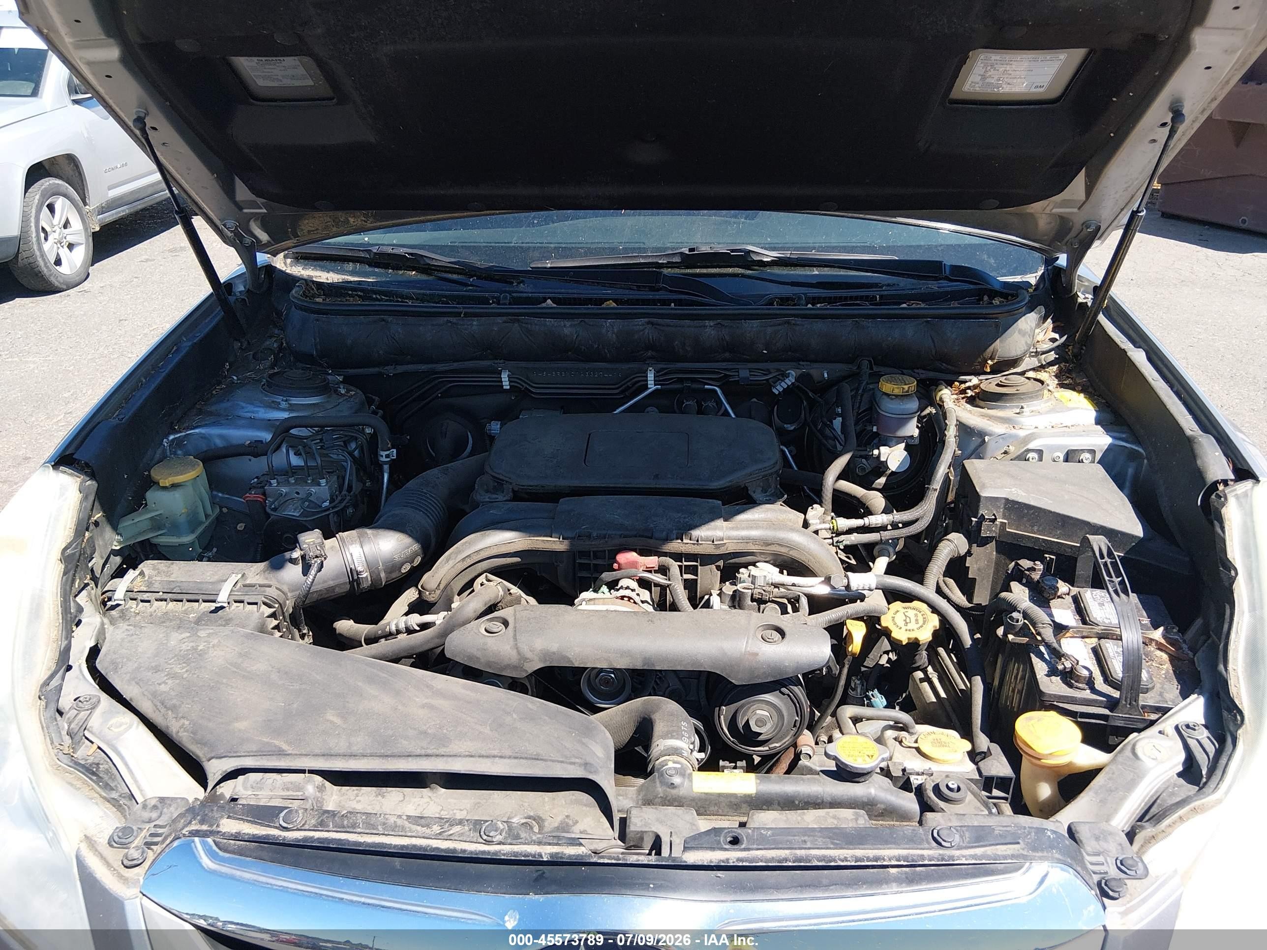 2010 Subaru Outback 2.5i Limited Серебряный vin: 4S4BRBKC1A3327441