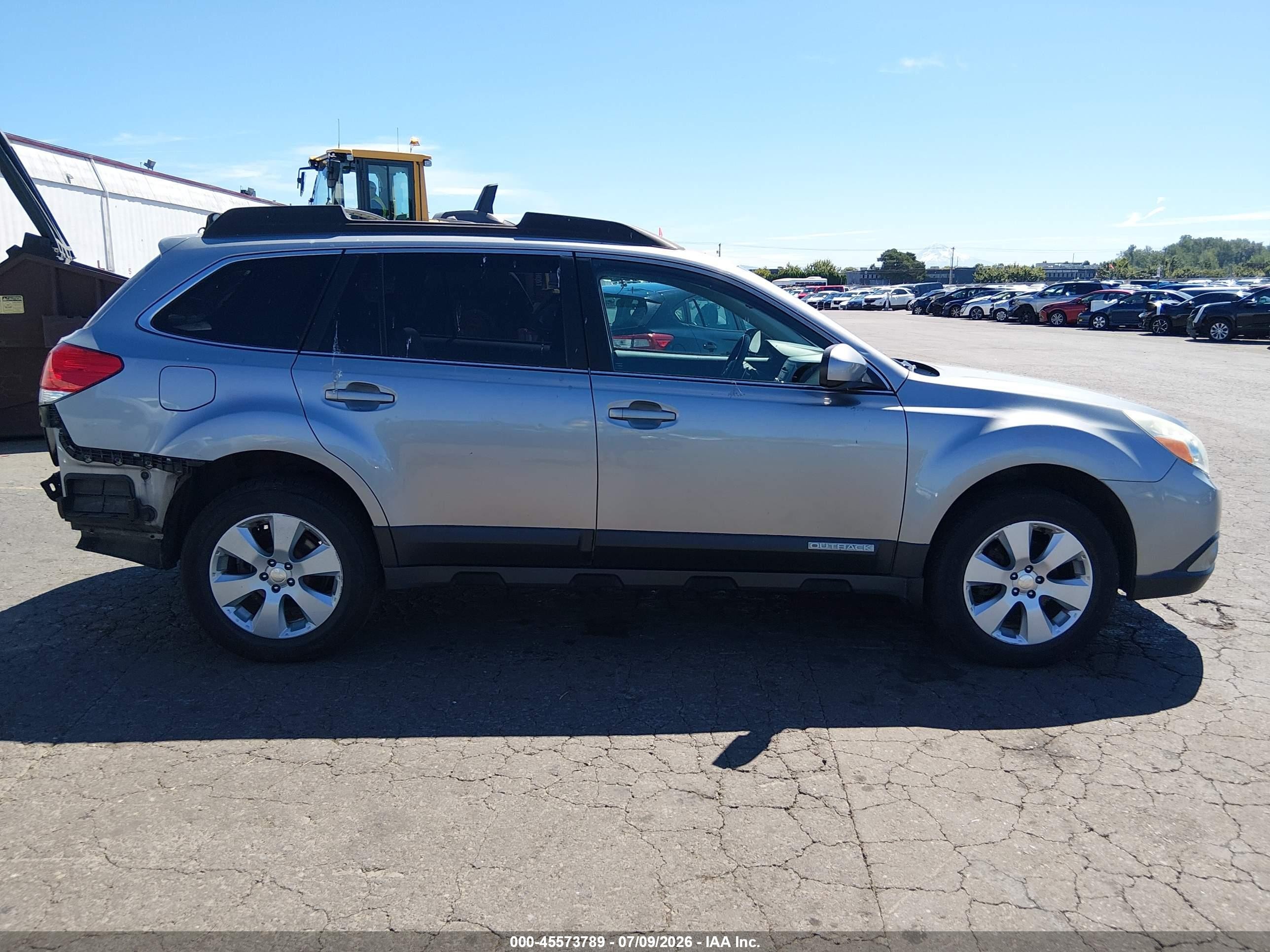 2010 Subaru Outback 2.5i Limited Серебряный vin: 4S4BRBKC1A3327441