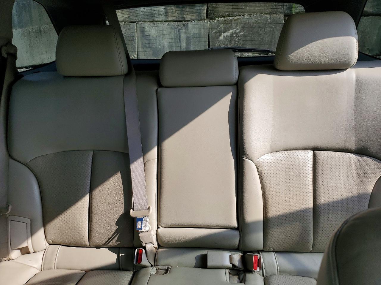 2010 Subaru Outback 2.5i Limited Зеленый vin: 4S4BRBKC1A3344093