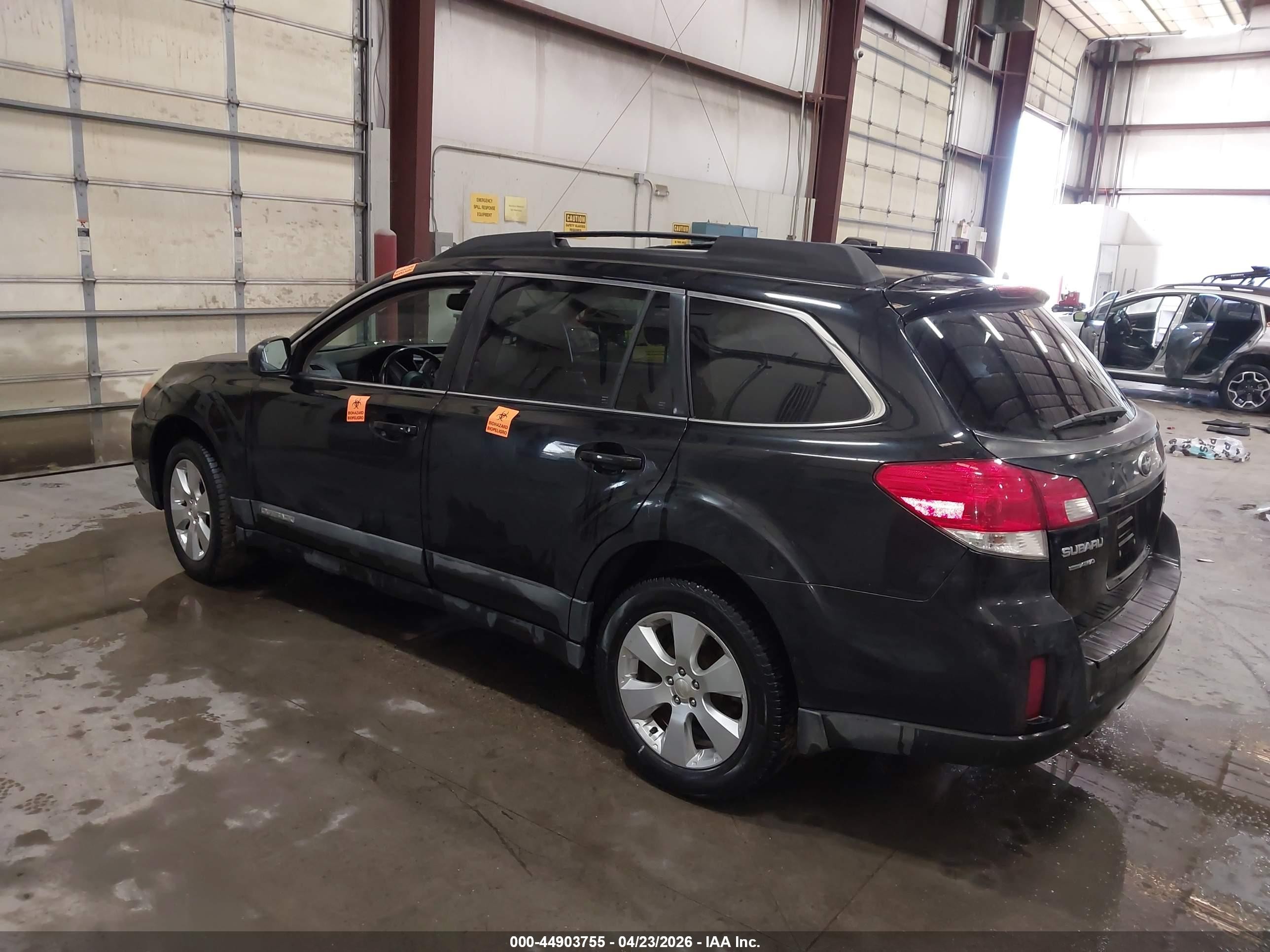 2010 Subaru Outback 2.5i Limited Черный vin: 4S4BRBKC1A3357071