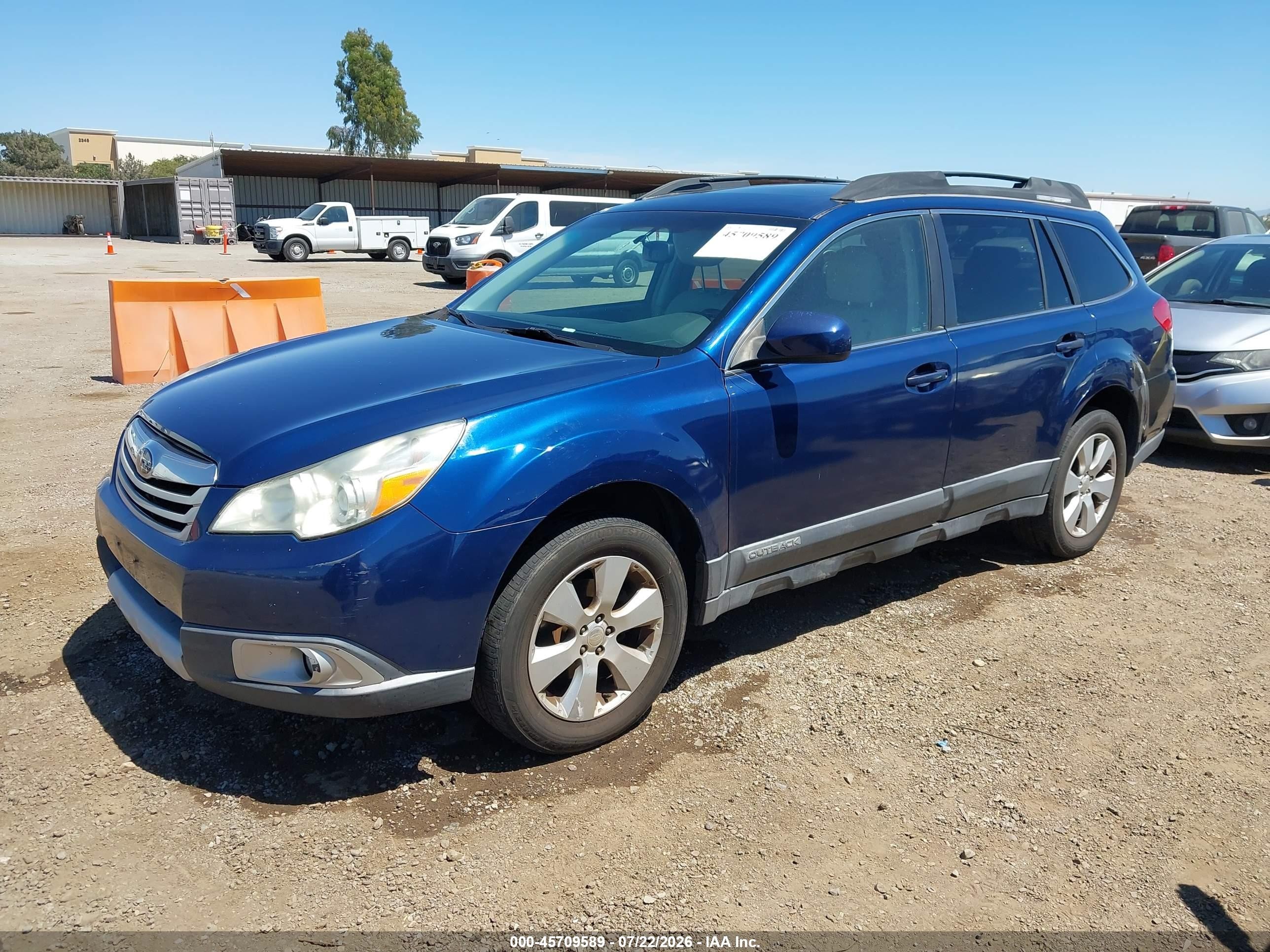 2010 Subaru Outback 2.5i Limited Синий vin: 4S4BRBKC1A3369611
