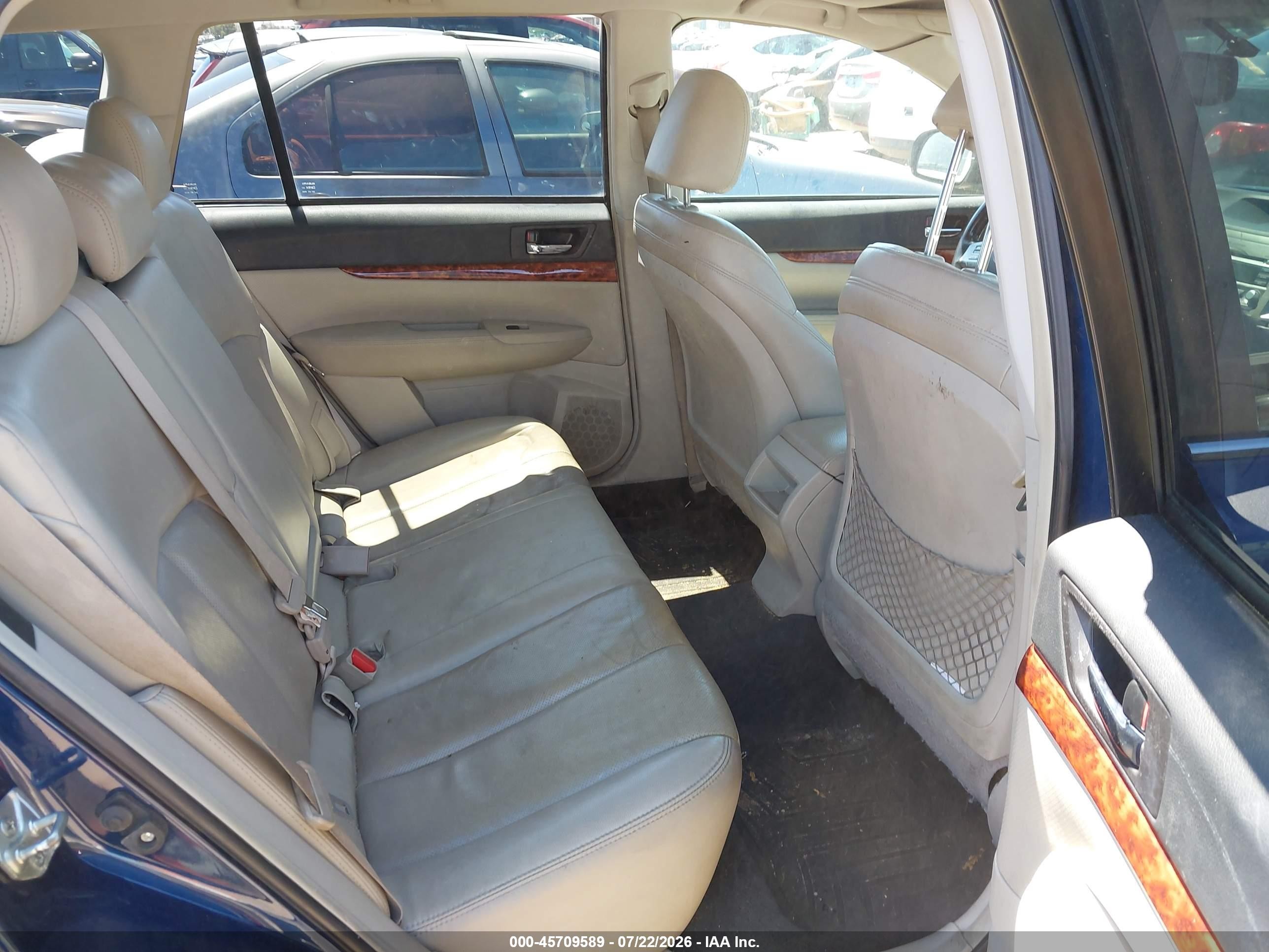 2010 Subaru Outback 2.5i Limited Синий vin: 4S4BRBKC1A3369611