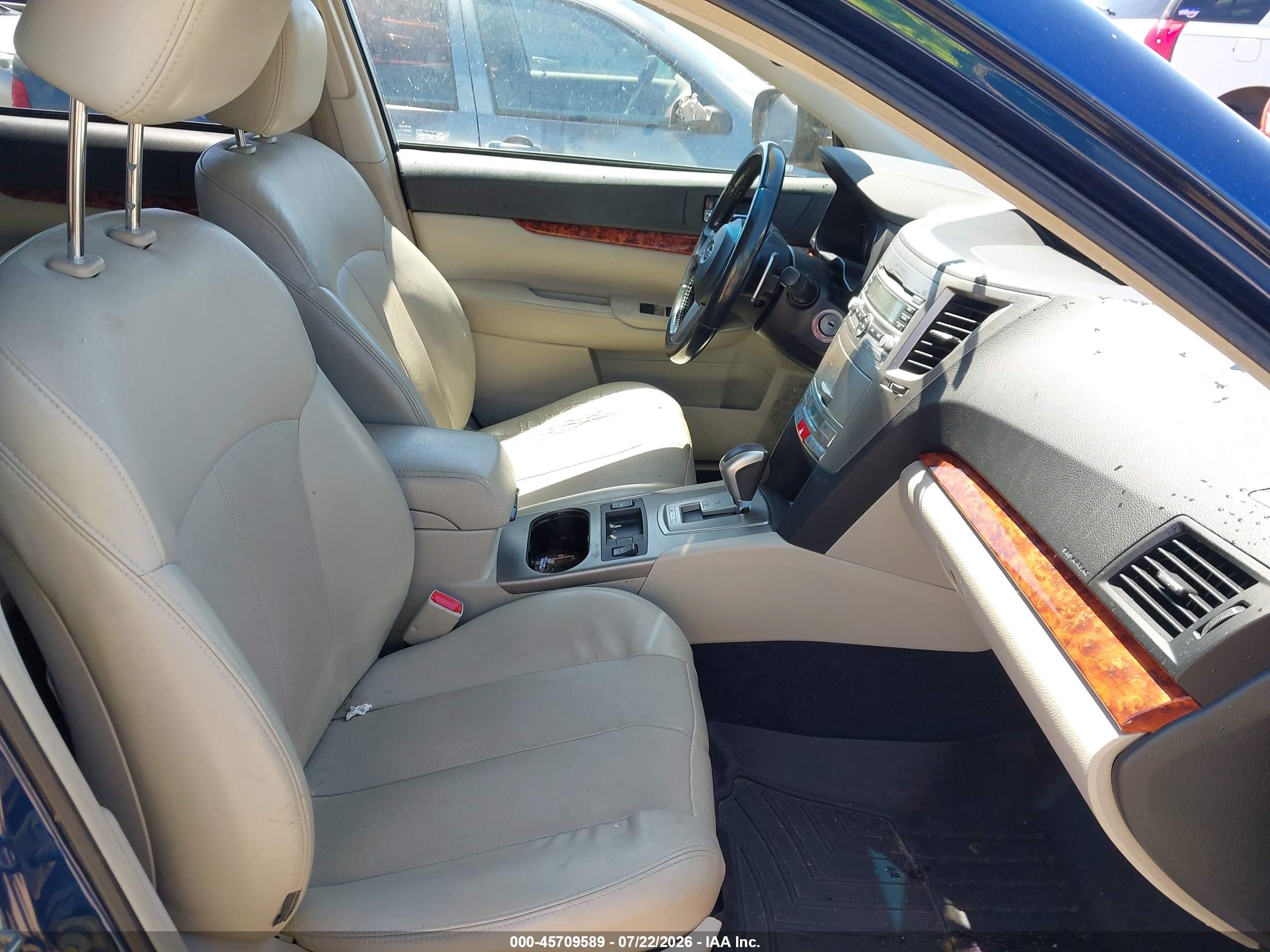 2010 Subaru Outback 2.5i Limited Синий vin: 4S4BRBKC1A3369611
