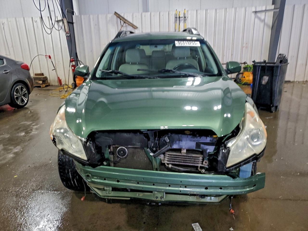 2010 Subaru Outback 2.5i Limited Green vin: 4S4BRBKC1A3386358