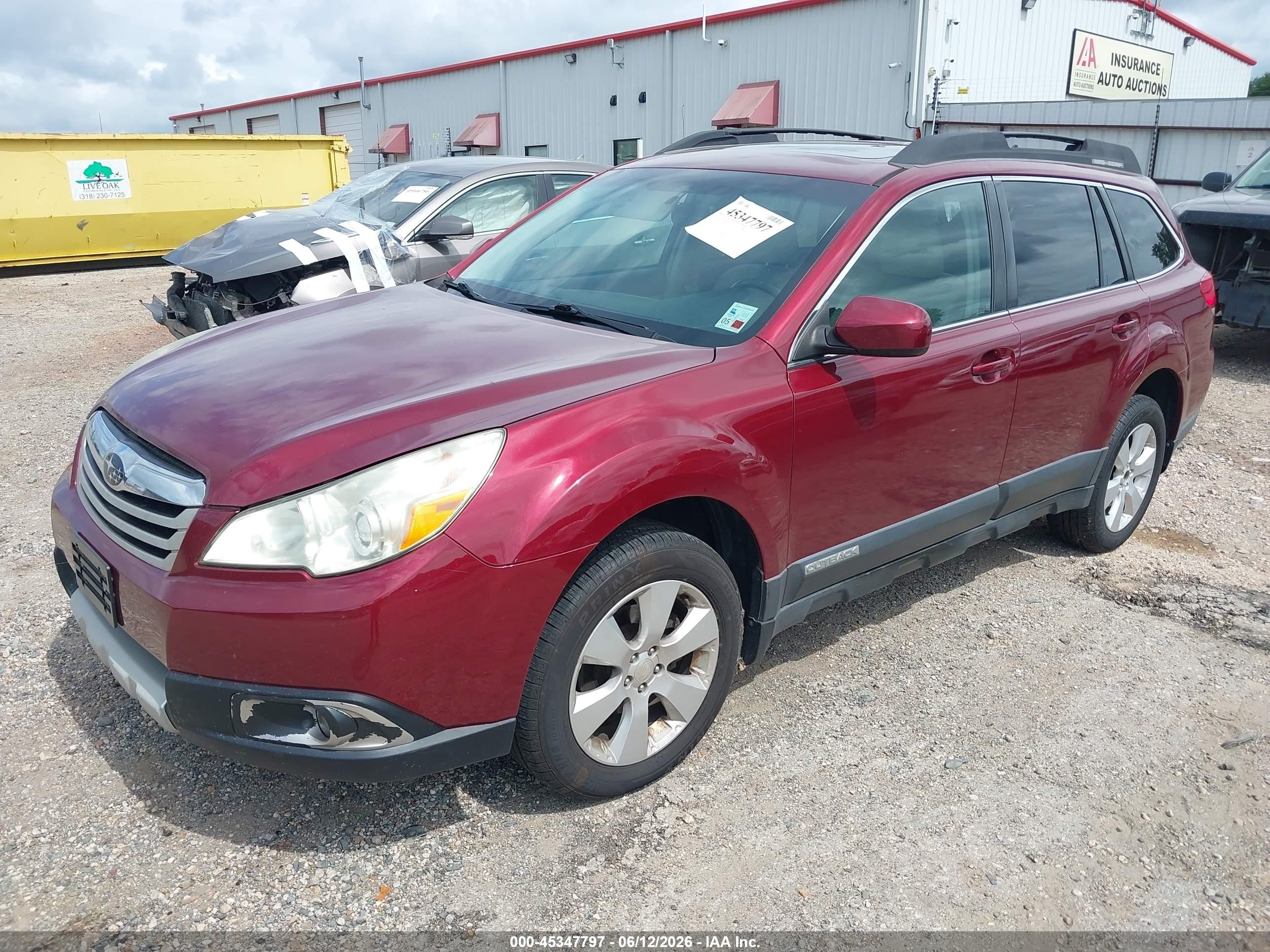 2011 Subaru Outback 2.5i Limited Red vin: 4S4BRBKC1B3378889