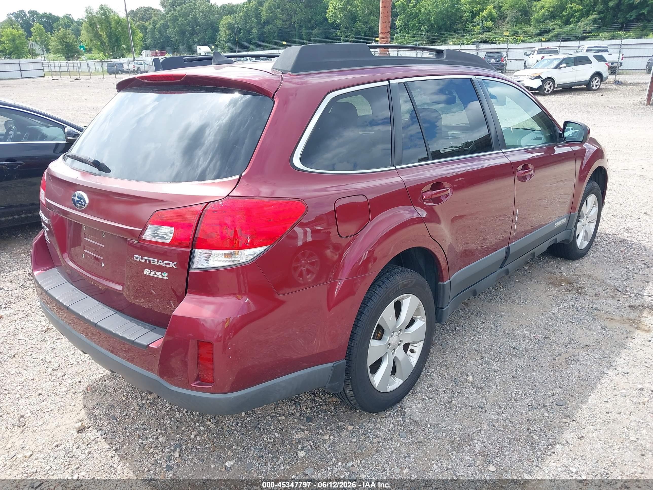 2011 Subaru Outback 2.5i Limited Red vin: 4S4BRBKC1B3378889