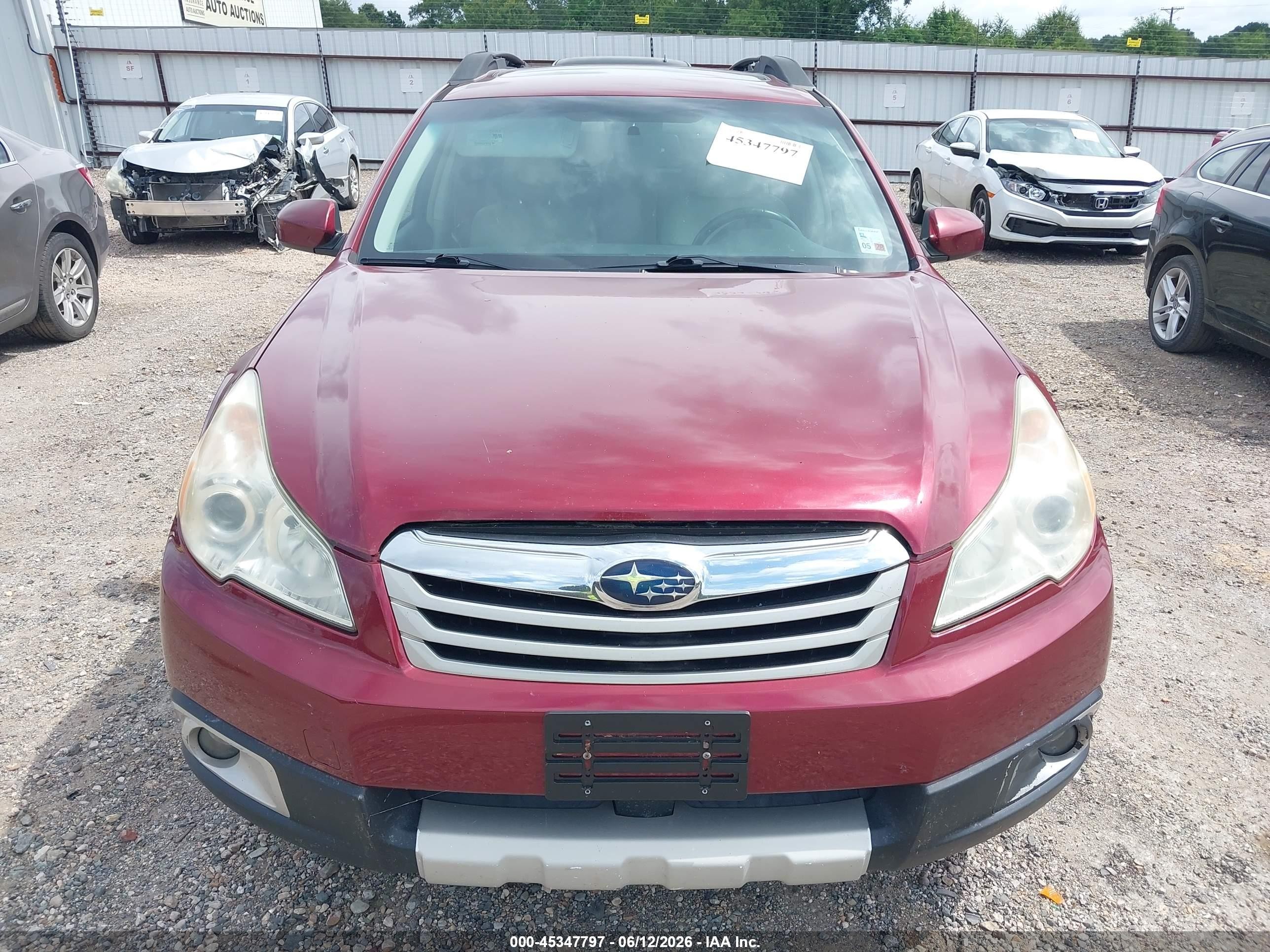 2011 Subaru Outback 2.5i Limited Red vin: 4S4BRBKC1B3378889