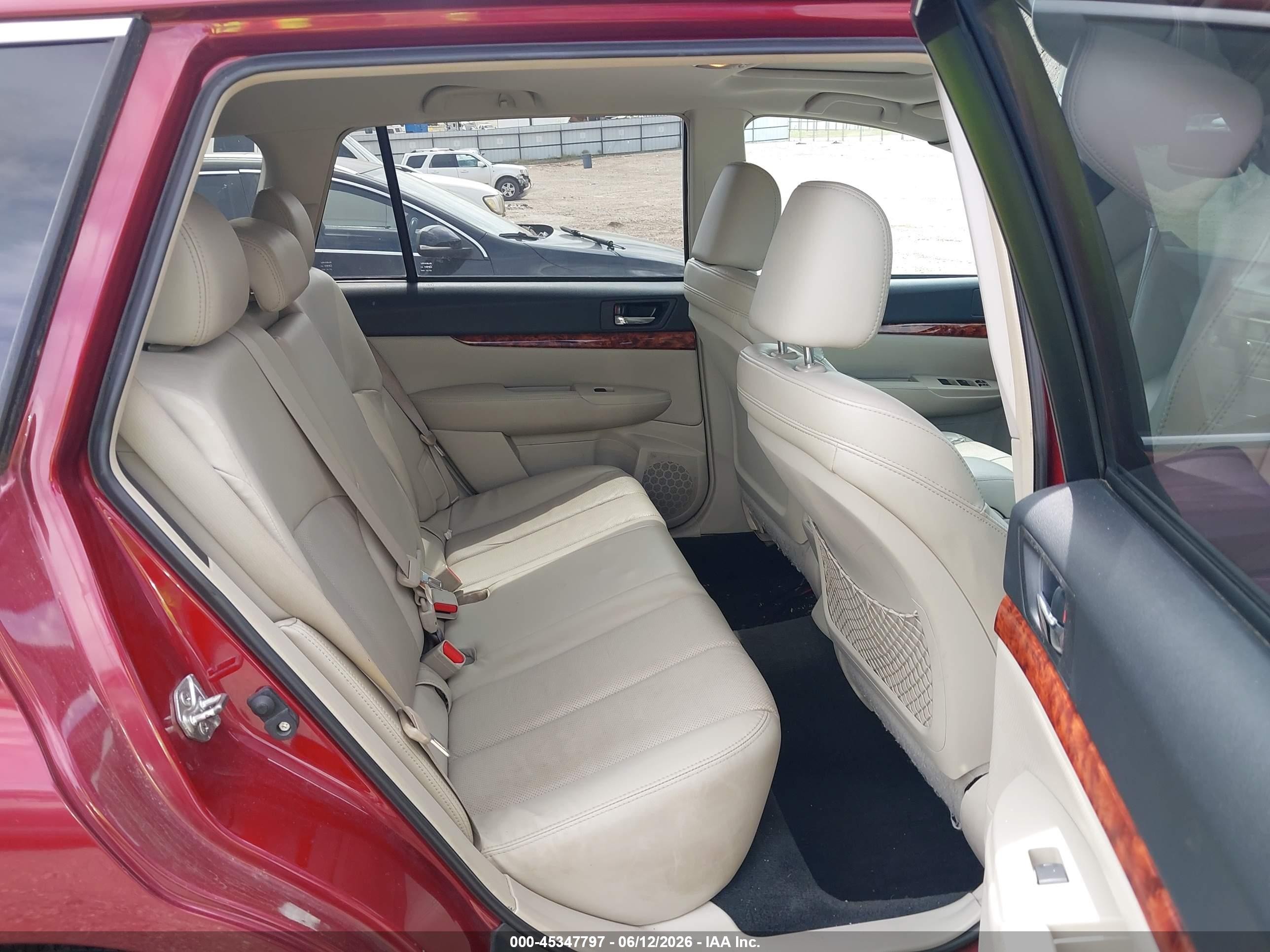 2011 Subaru Outback 2.5i Limited Red vin: 4S4BRBKC1B3378889