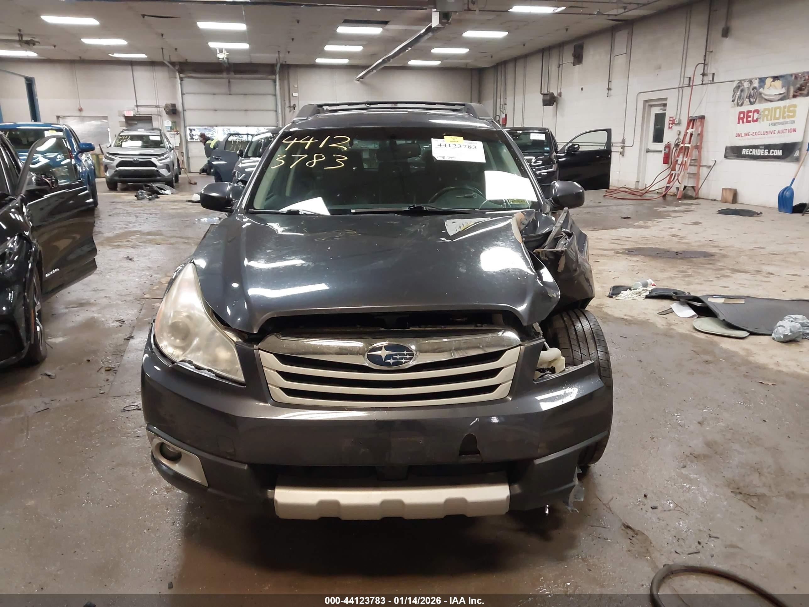 2011 Subaru Outback 2.5i Limited Серый vin: 4S4BRBKC1B3425354