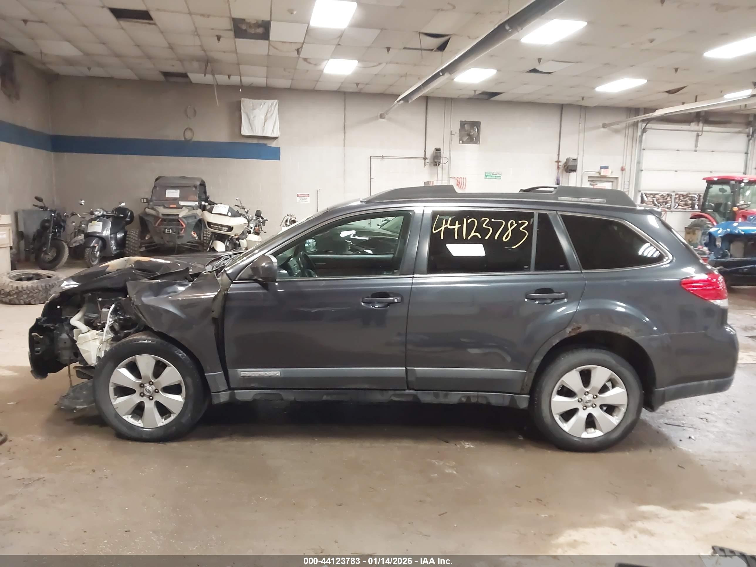 2011 Subaru Outback 2.5i Limited Серый vin: 4S4BRBKC1B3425354