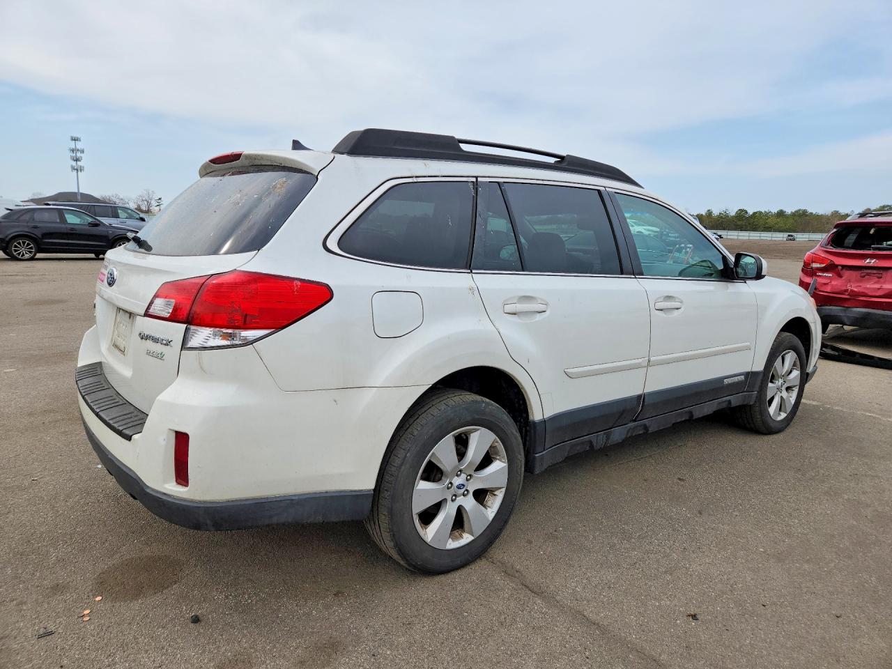 2012 Subaru Outback 2.5i Limited Белый vin: 4S4BRBKC1C3277319