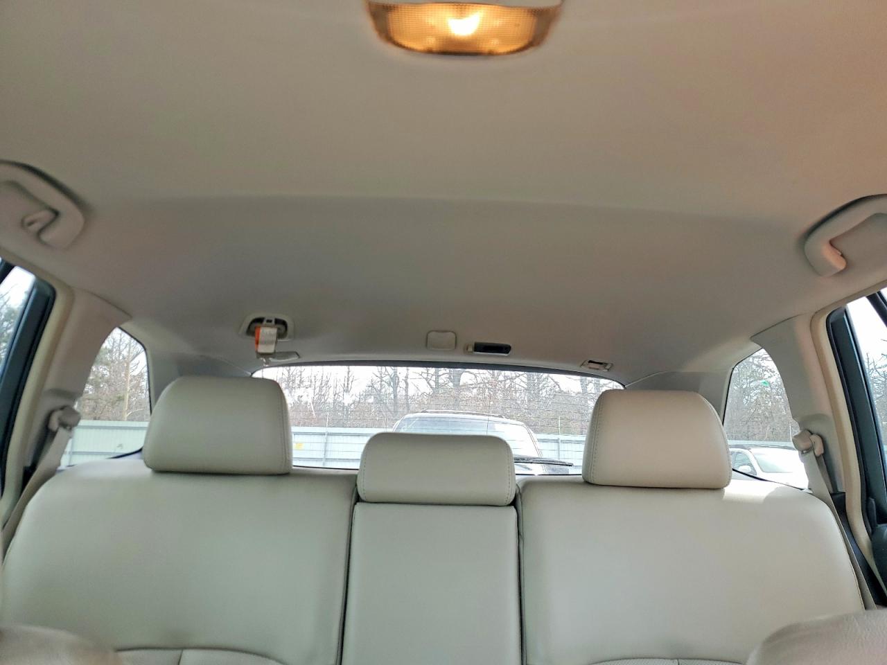 2012 Subaru Outback 2.5i Limited Белый vin: 4S4BRBKC1C3277319
