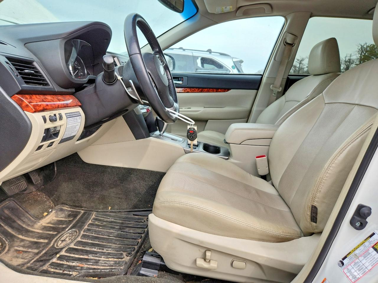 2012 Subaru Outback 2.5i Limited Белый vin: 4S4BRBKC1C3277319