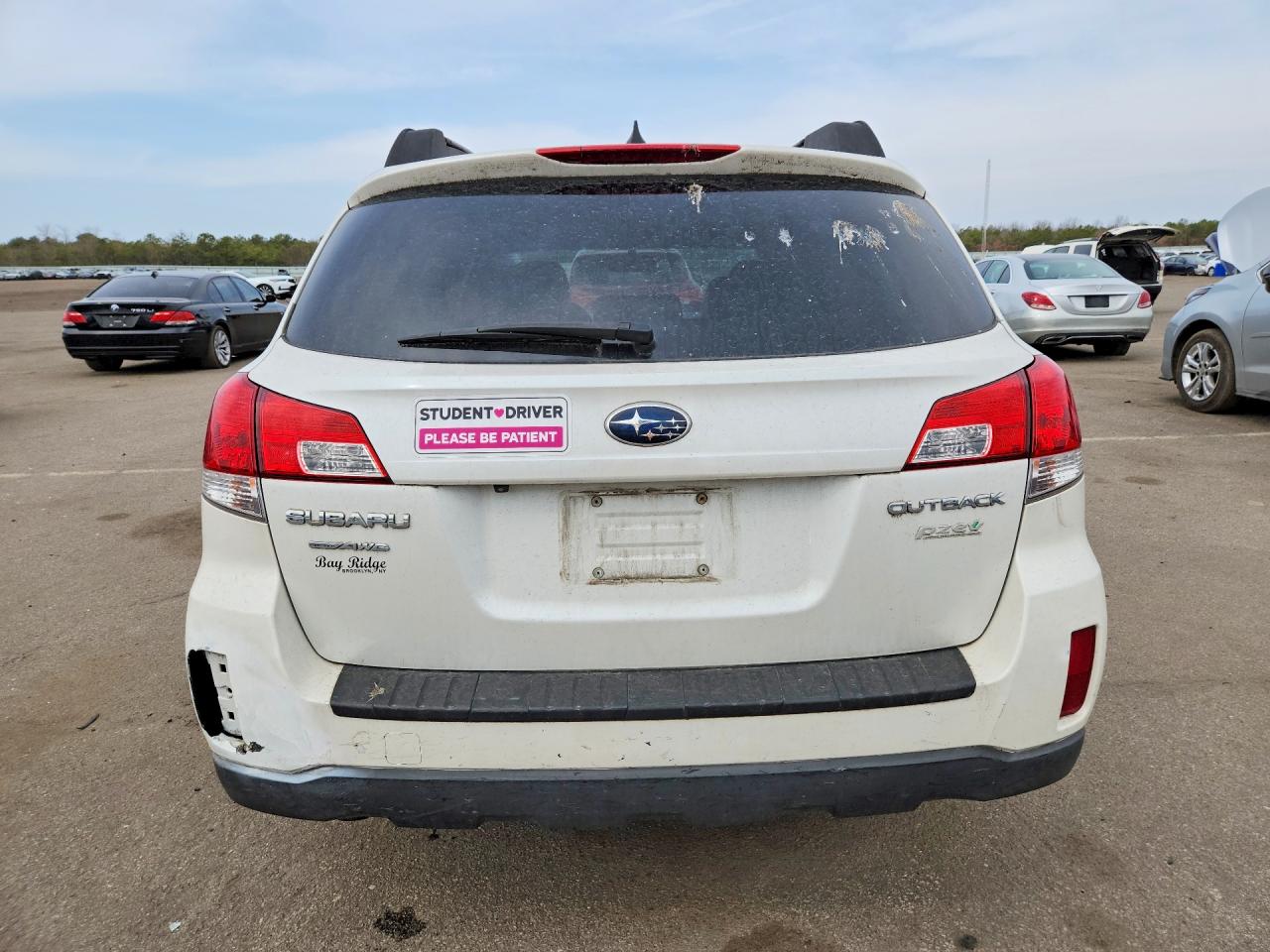 2012 Subaru Outback 2.5i Limited Белый vin: 4S4BRBKC1C3277319