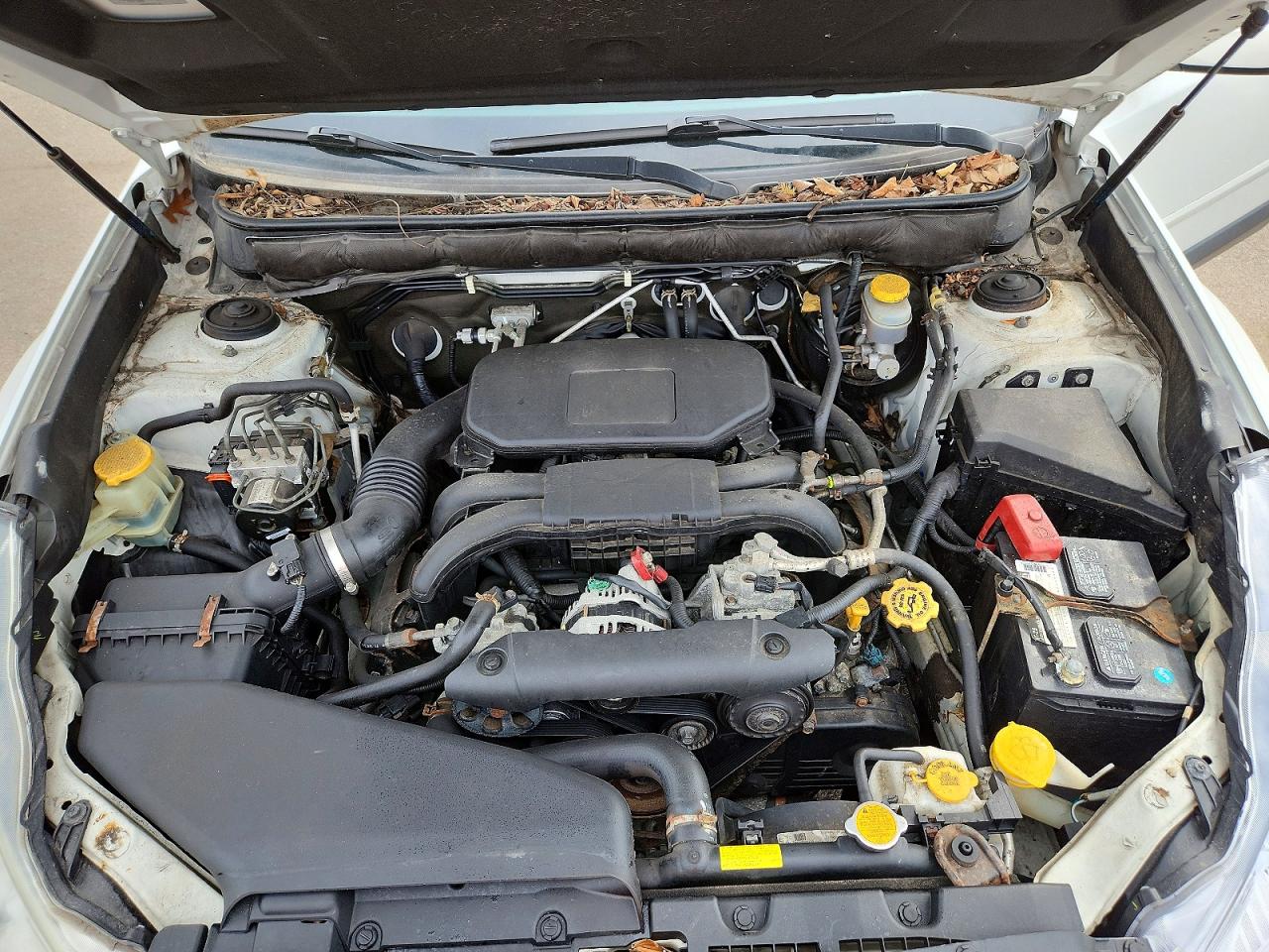 2012 Subaru Outback 2.5i Limited Белый vin: 4S4BRBKC1C3277319