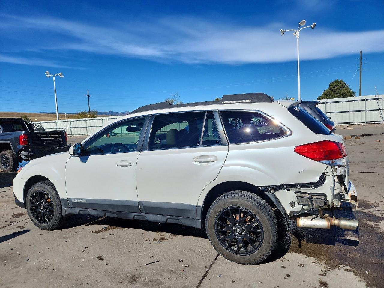 2012 Subaru Outback 2.5i Limited Белый vin: 4S4BRBKC1C3283640