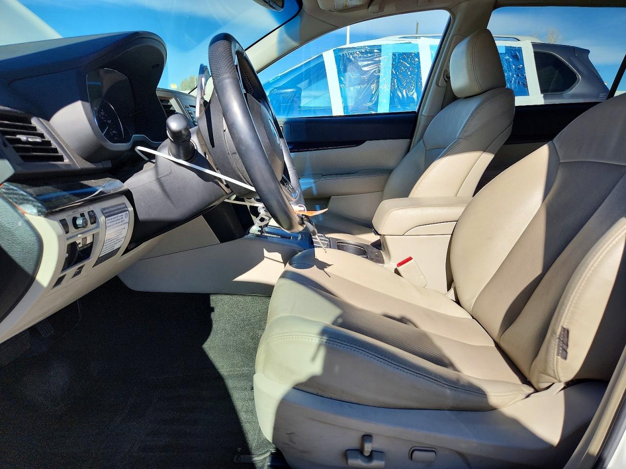 2012 Subaru Outback 2.5i Limited Белый vin: 4S4BRBKC1C3283640