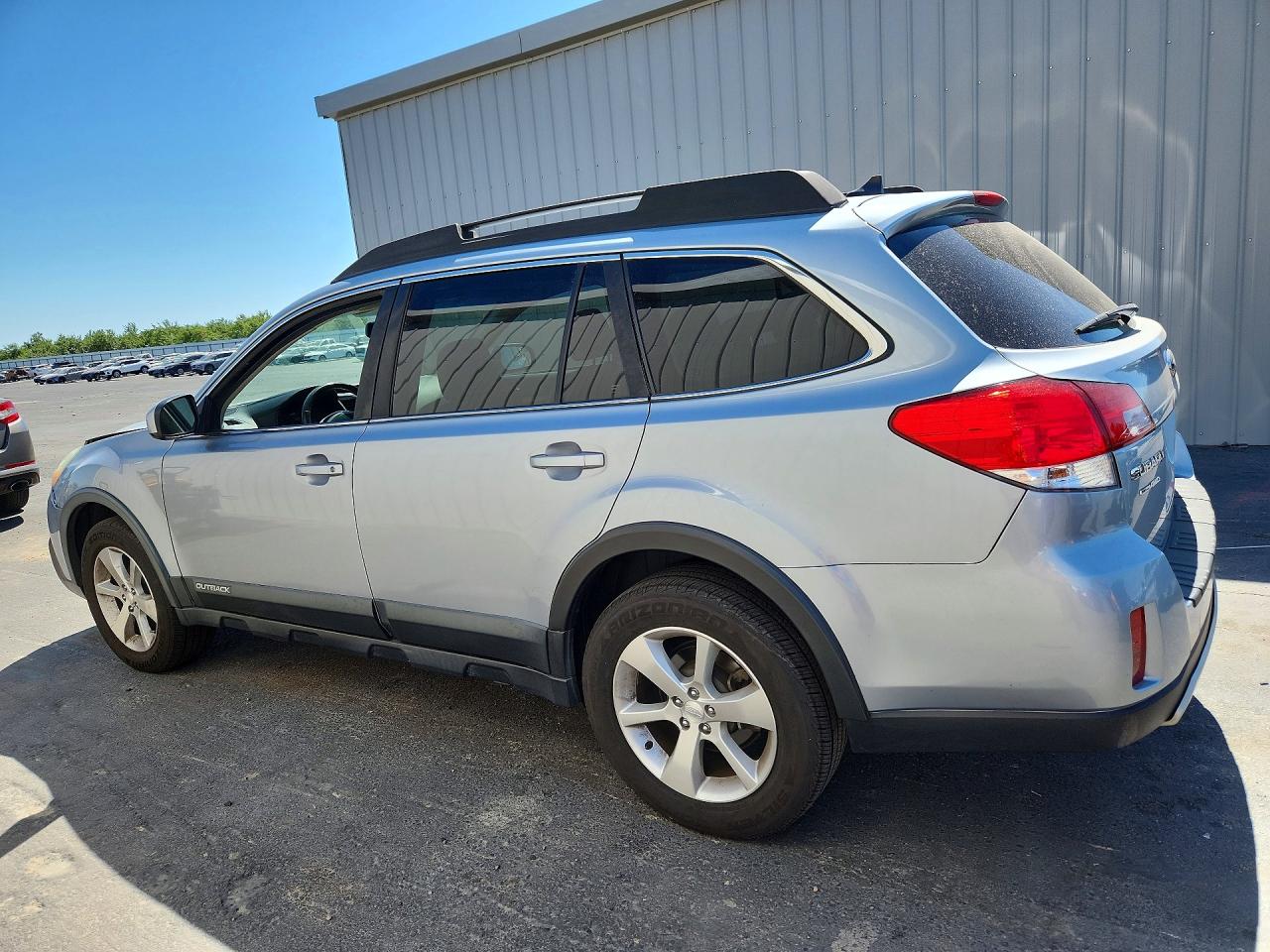 2013 Subaru Outback 2.5i Limited Silver vin: 4S4BRBKC1D3228235