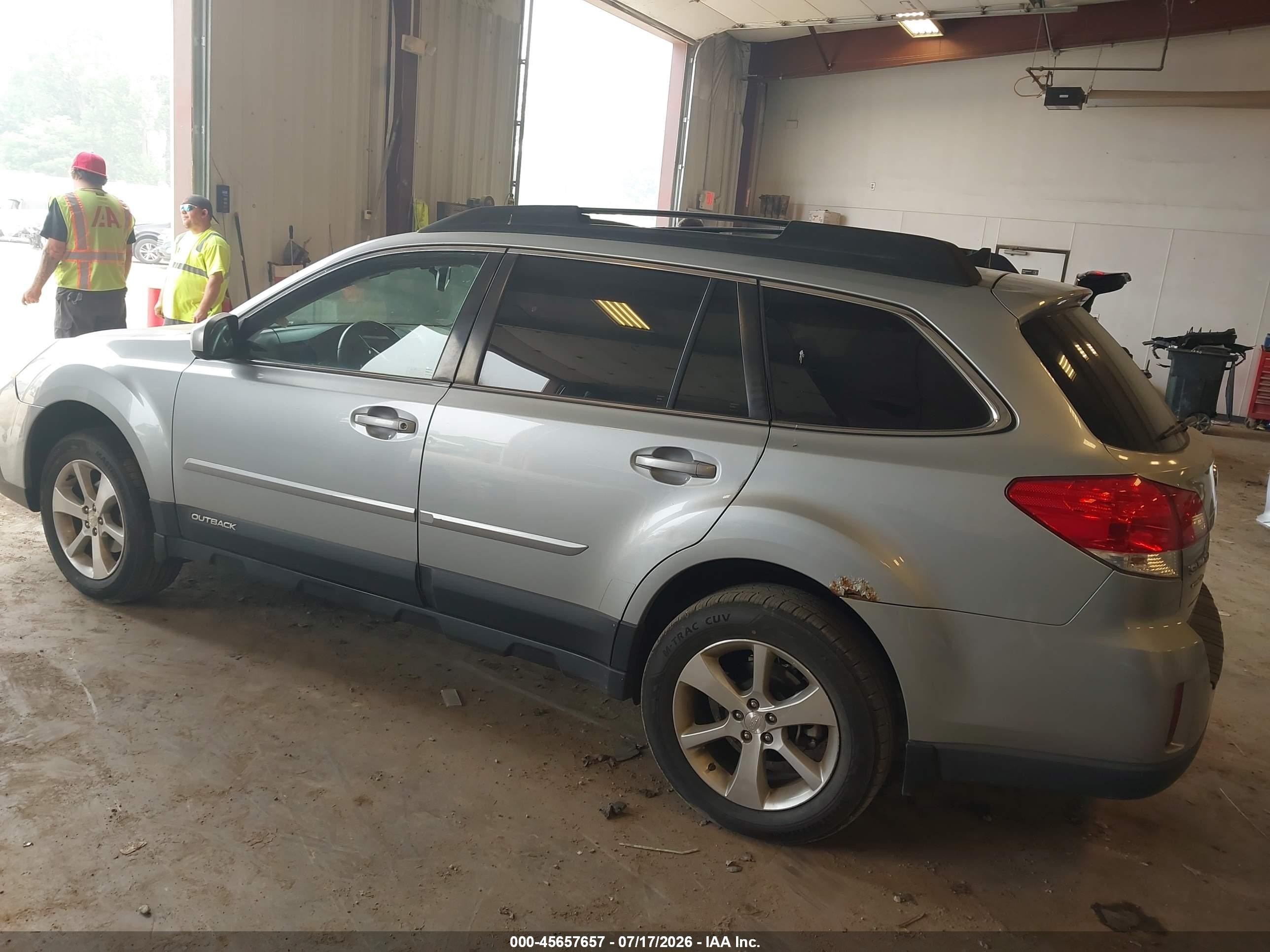 2013 Subaru Outback 2.5i Limited Silver vin: 4S4BRBKC1D3276186