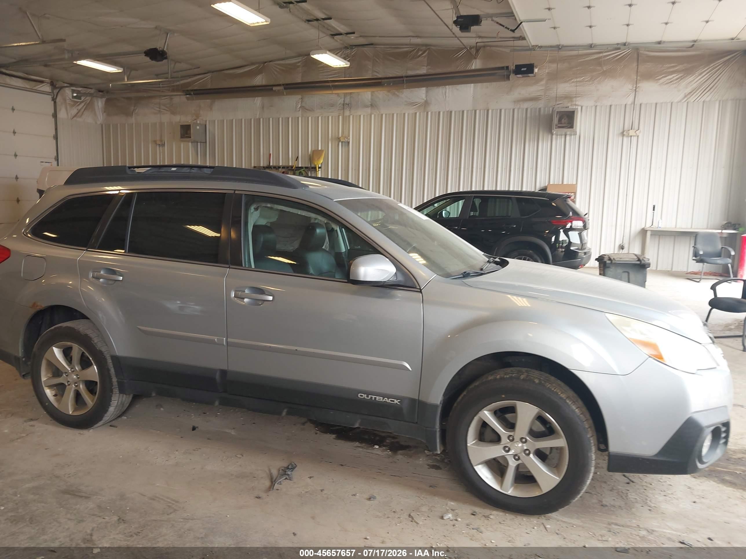 2013 Subaru Outback 2.5i Limited Silver vin: 4S4BRBKC1D3276186