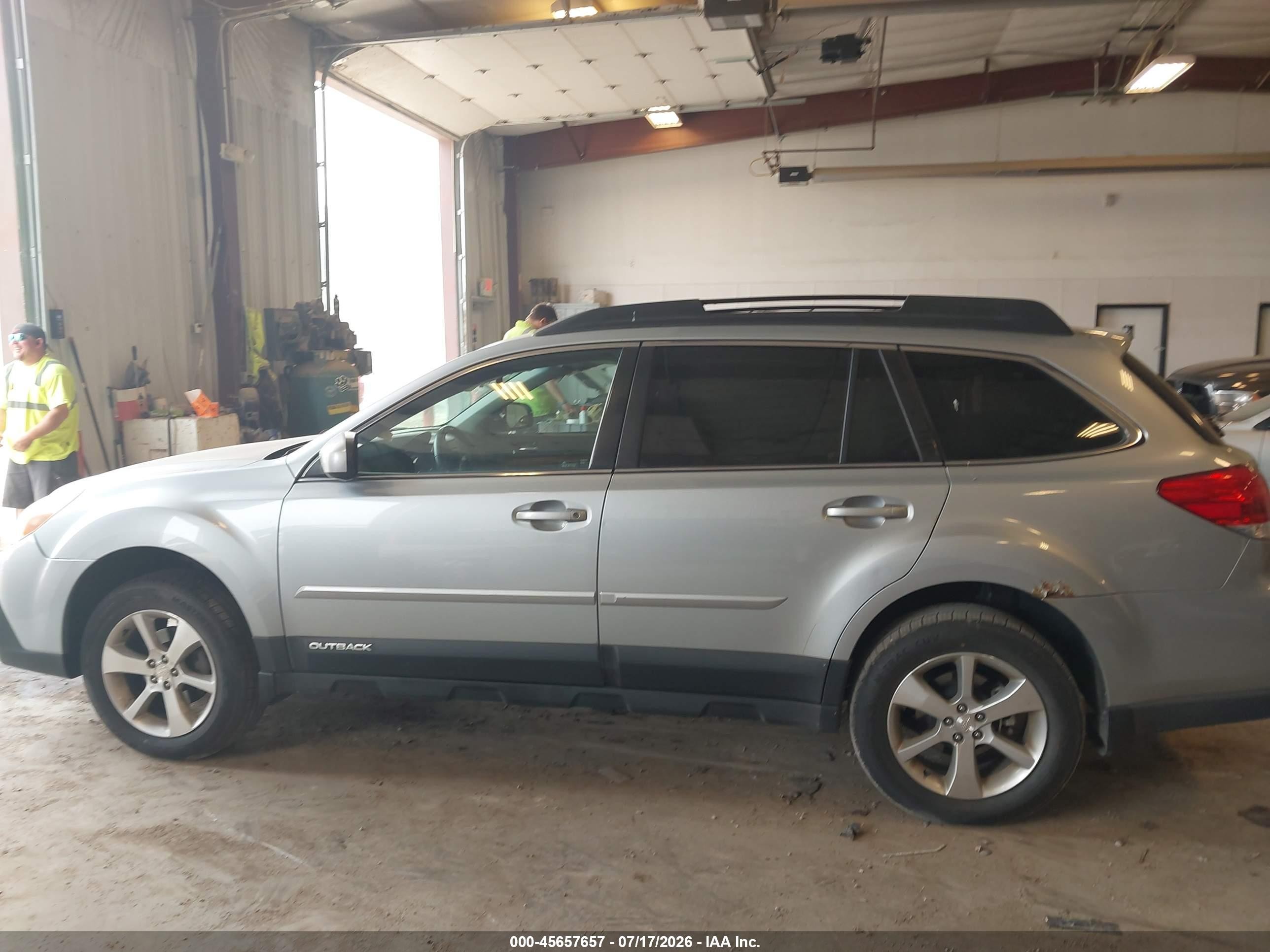 2013 Subaru Outback 2.5i Limited Silver vin: 4S4BRBKC1D3276186