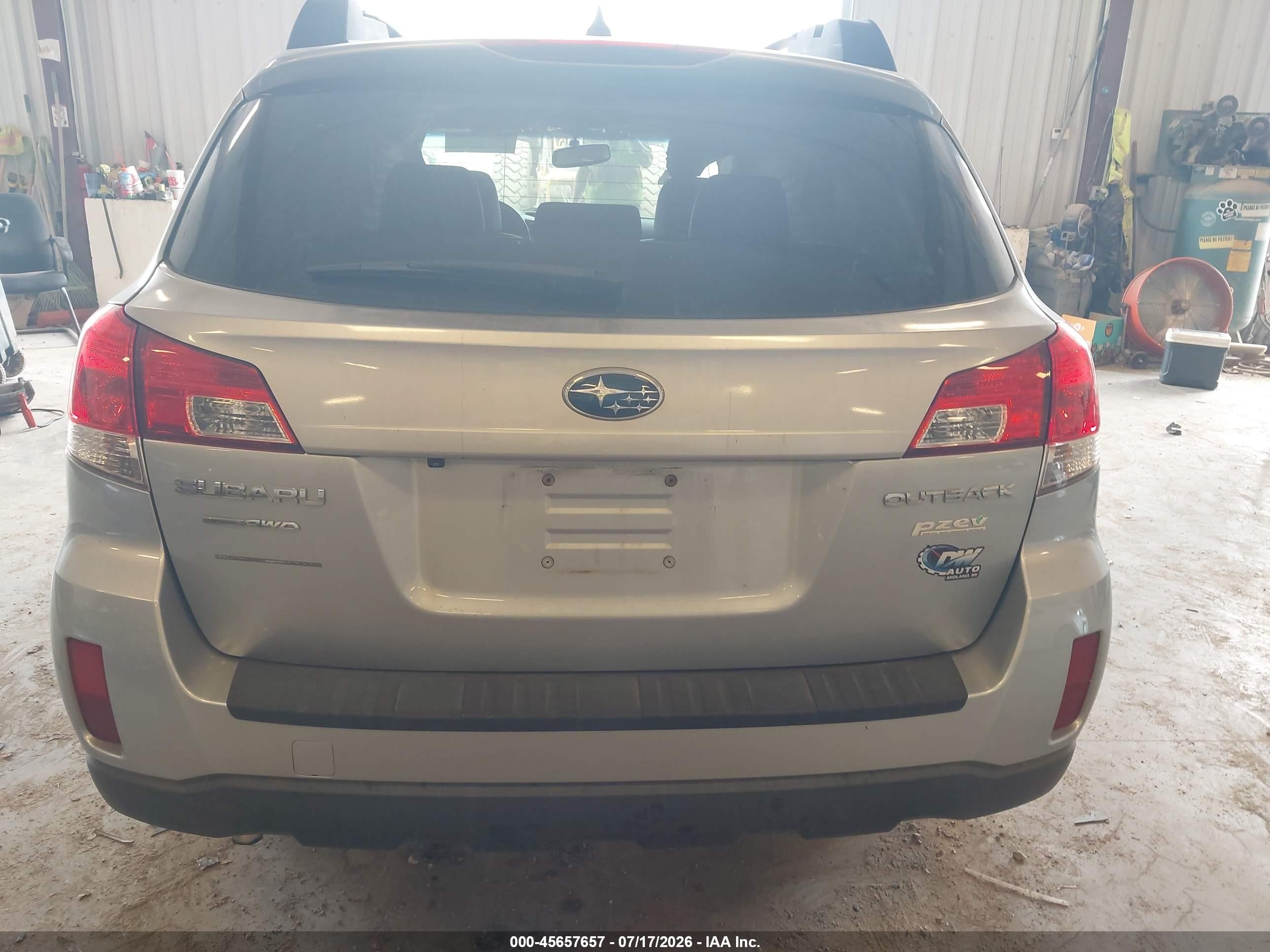 2013 Subaru Outback 2.5i Limited Silver vin: 4S4BRBKC1D3276186
