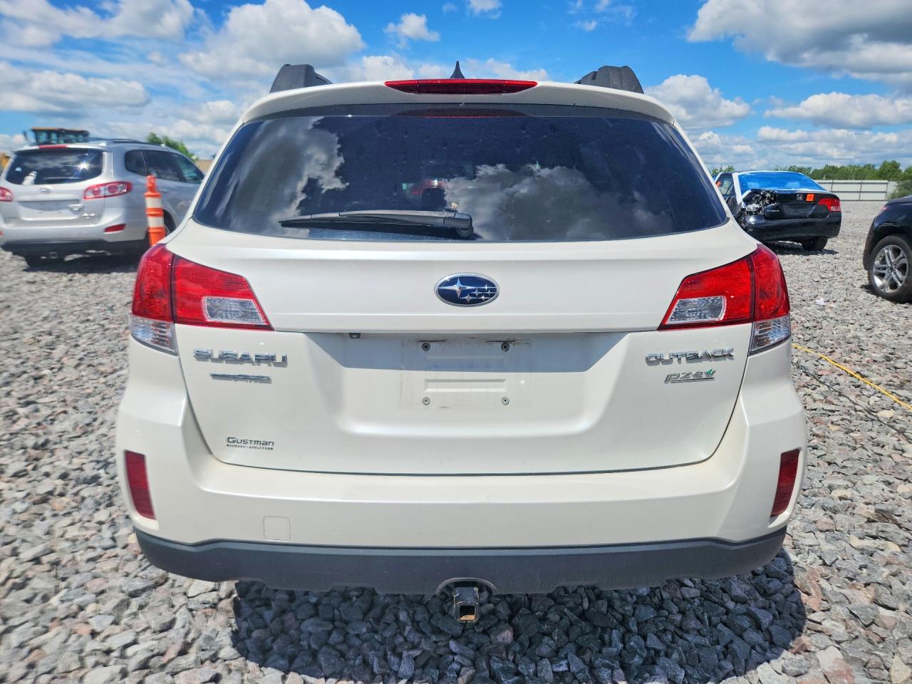 2013 Subaru Outback 2.5i Limited Белый vin: 4S4BRBKC1D3290007