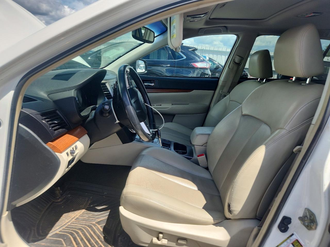 2013 Subaru Outback 2.5i Limited Белый vin: 4S4BRBKC1D3290007