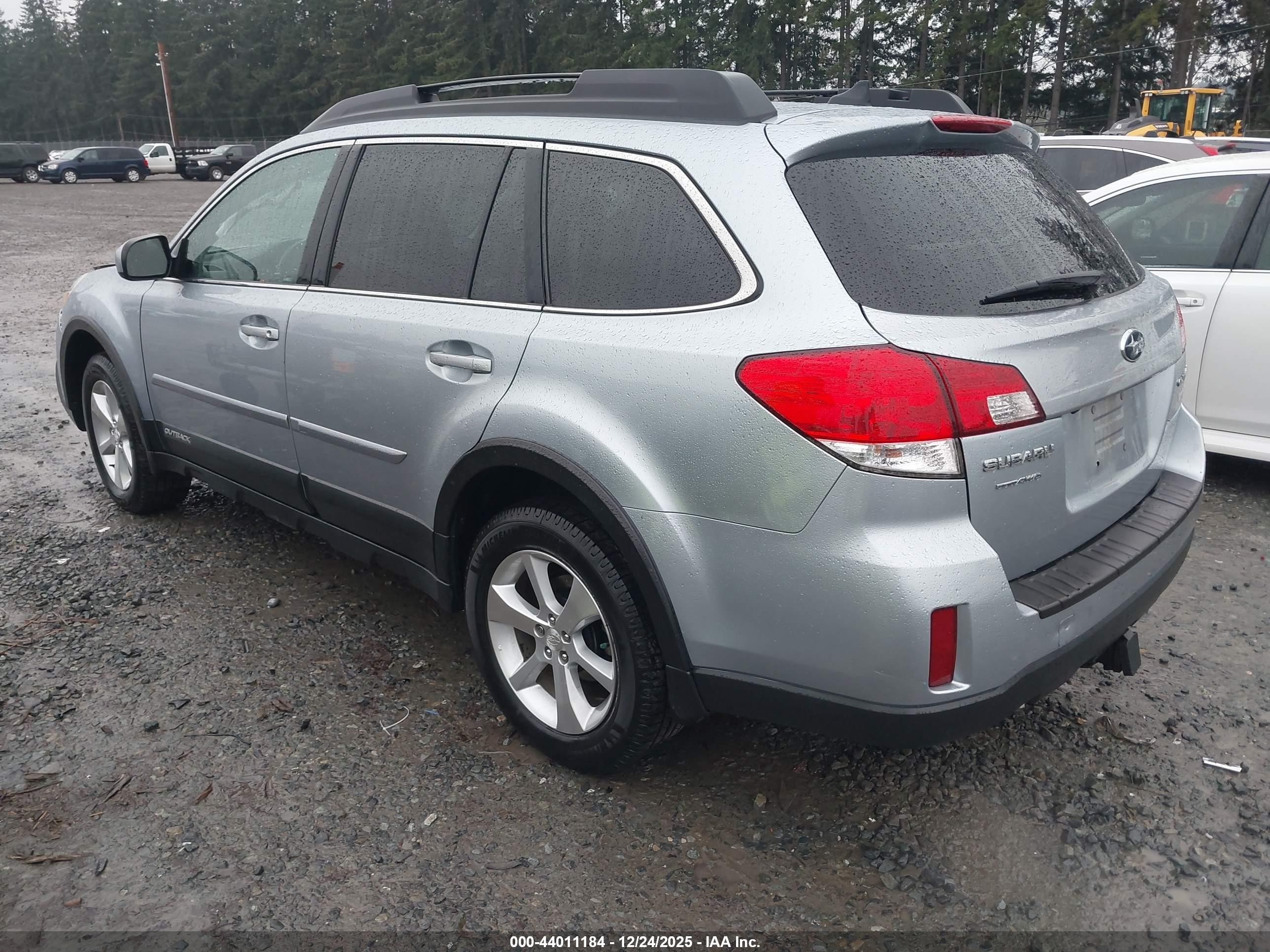 2013 Subaru Outback 2.5i Limited Silver vin: 4S4BRBKC1D3317979