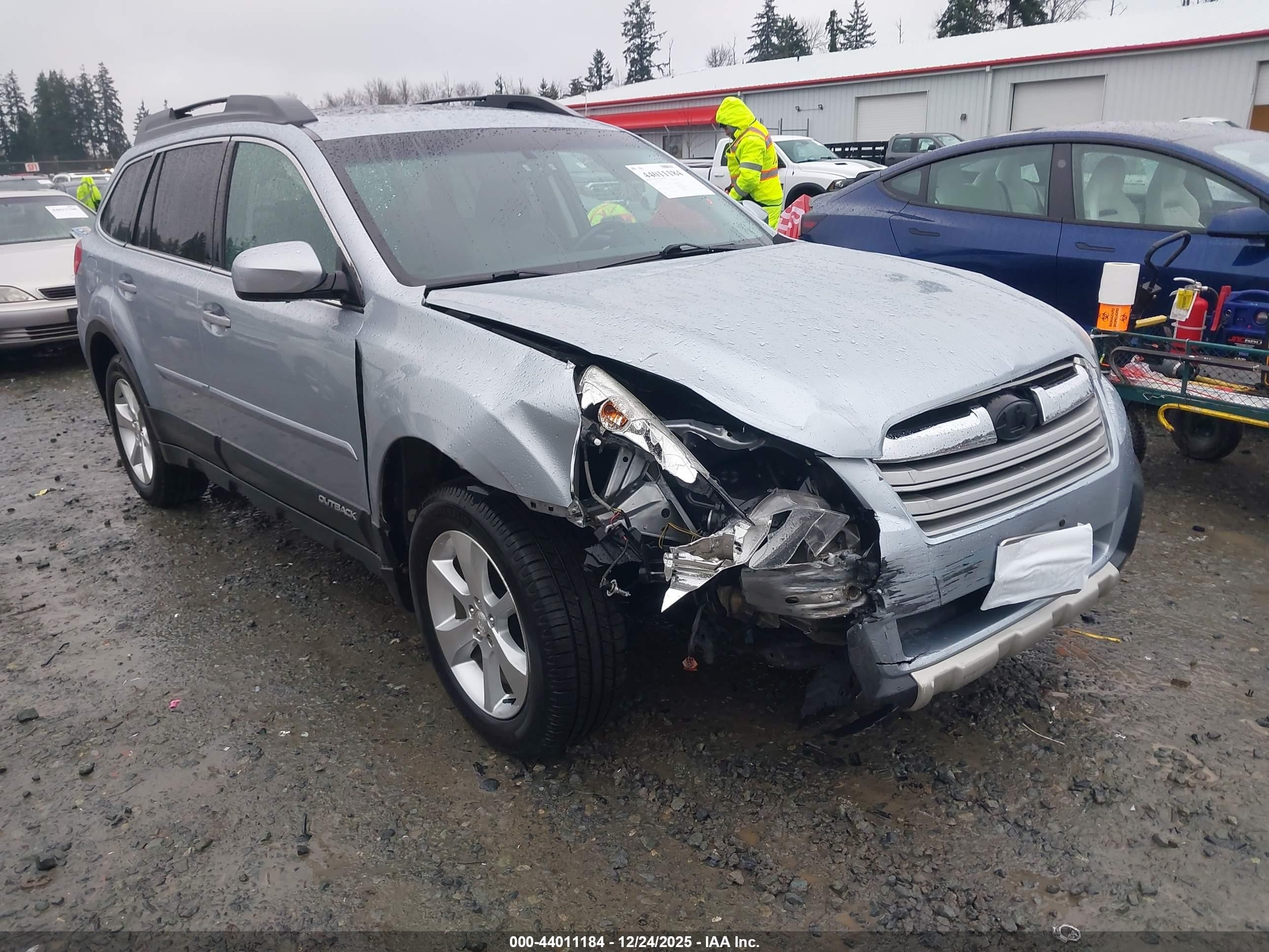 2013 Subaru Outback 2.5i Limited Silver vin: 4S4BRBKC1D3317979