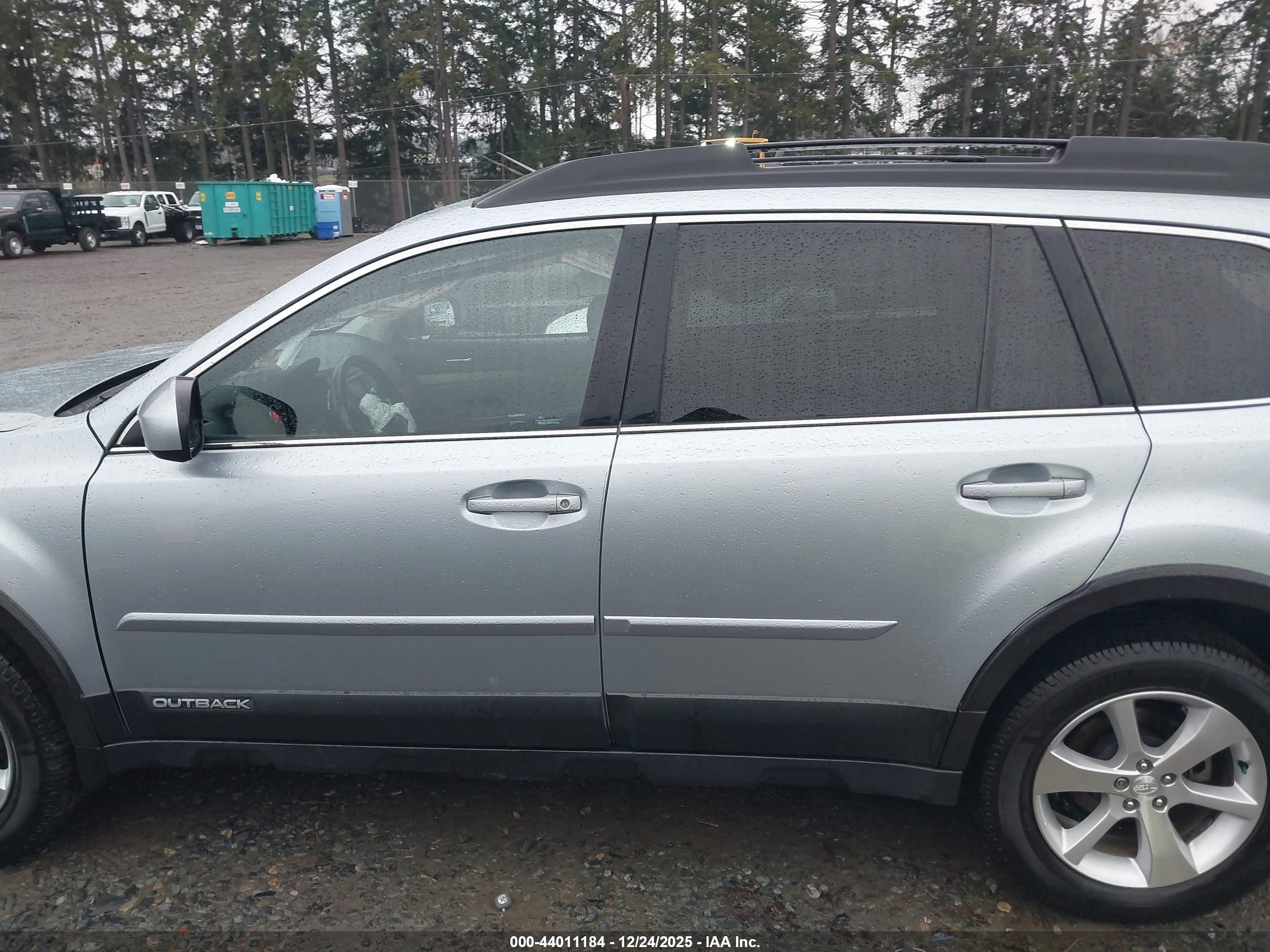 2013 Subaru Outback 2.5i Limited Silver vin: 4S4BRBKC1D3317979